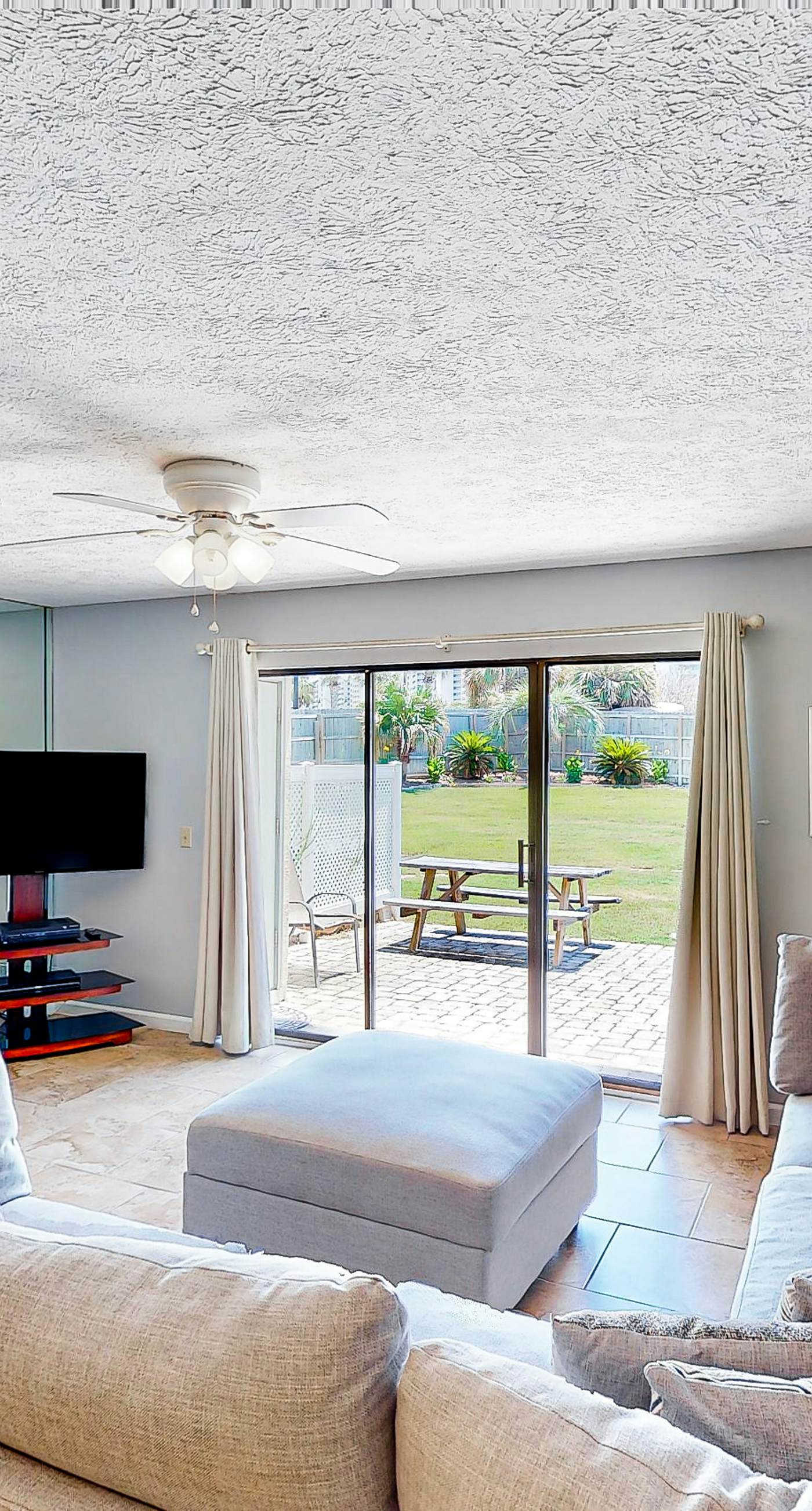 Gulf Highland | Townhouse in Panama City Beach with on-site mini golf & pool