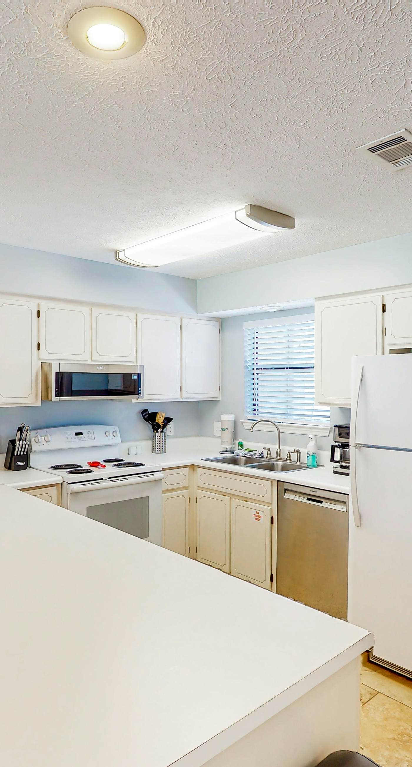 Gulf Highland | Townhouse in Panama City Beach with on-site mini golf & pool