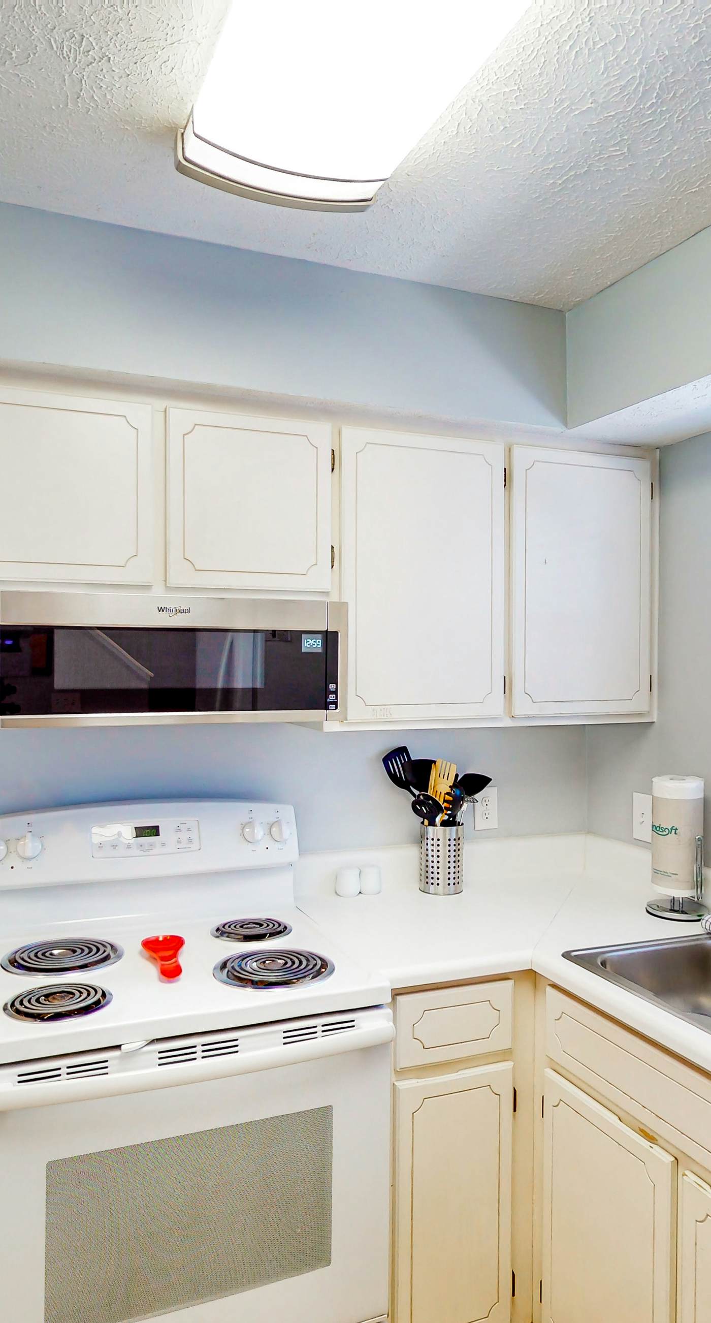 Gulf Highland | Townhouse in Panama City Beach with on-site mini golf & pool