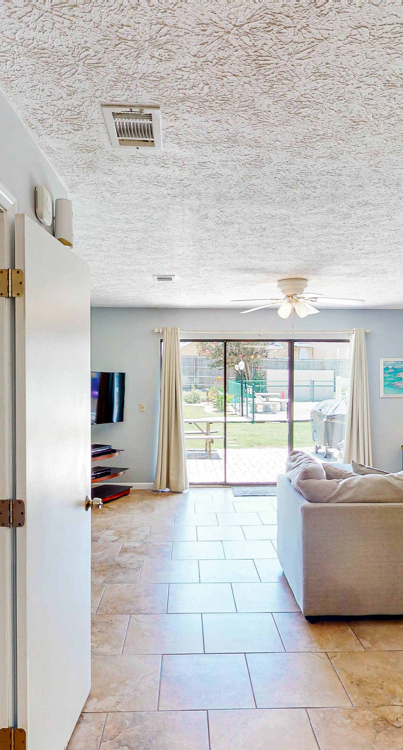 Gulf Highland | Townhouse in Panama City Beach with on-site mini golf & pool