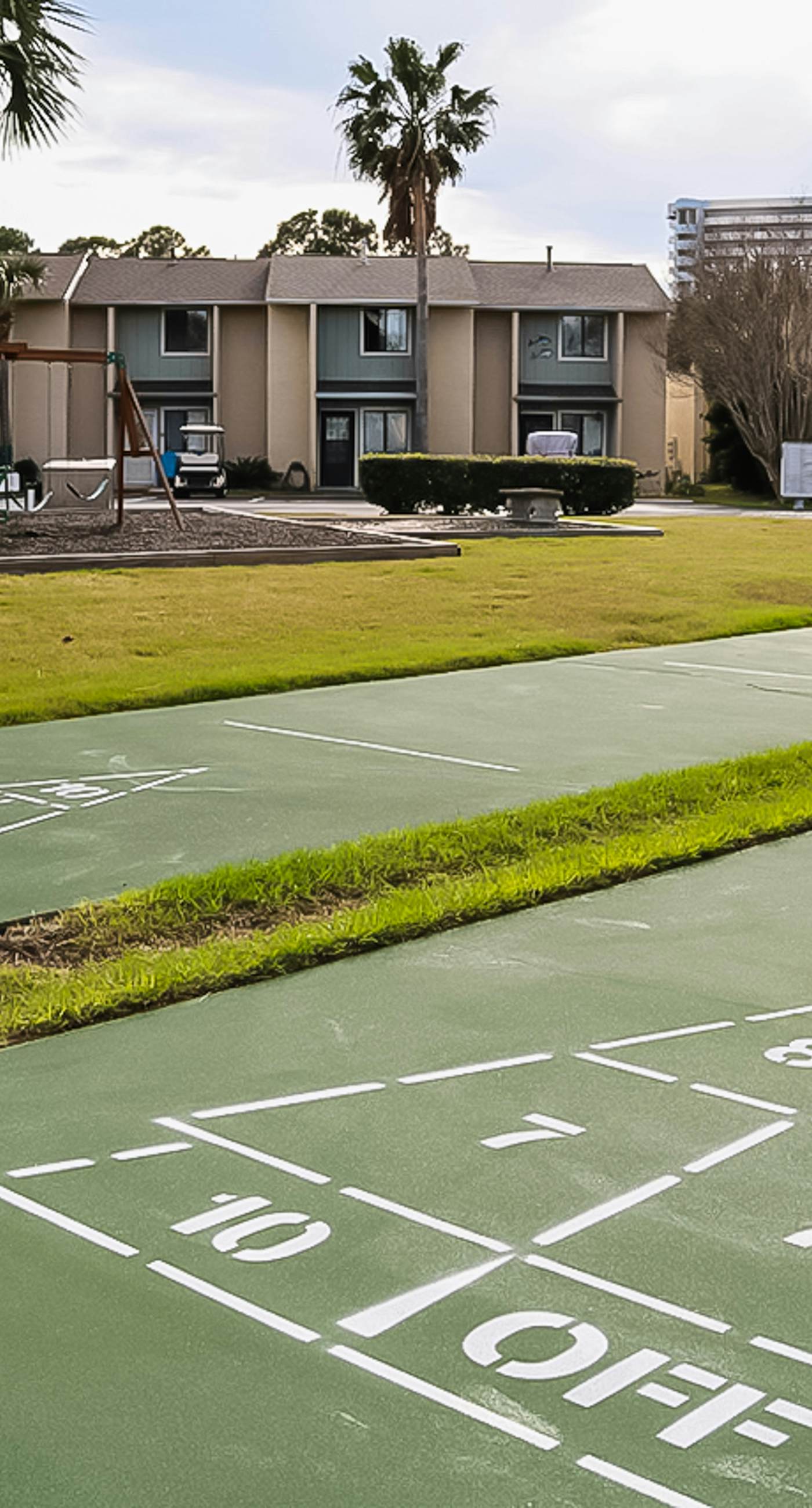 Gulf Highland | Townhouse in Panama City Beach with on-site mini golf & pool