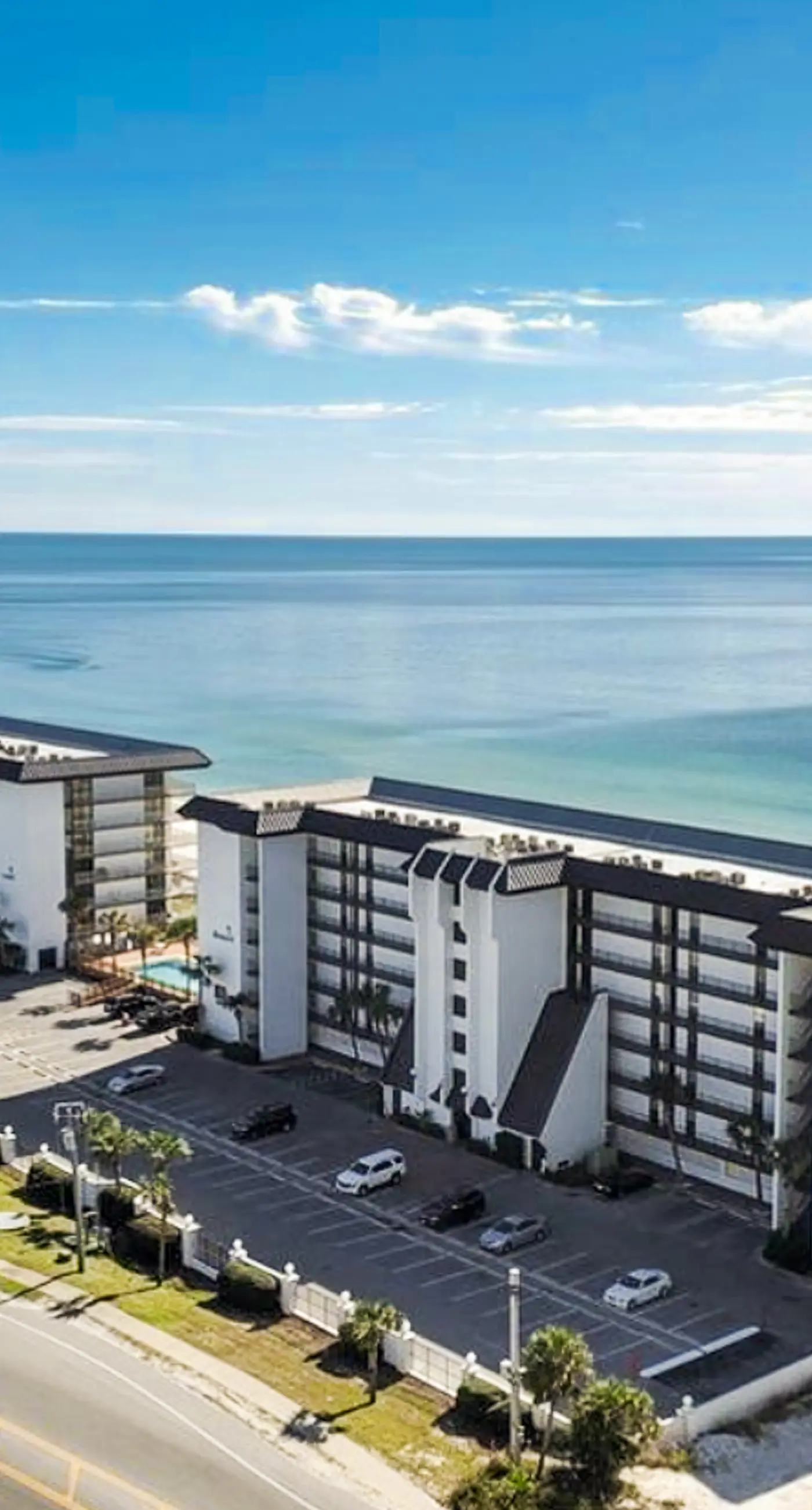 Lovely coastal condo with water views, pool, hot tub, private balcony & WD