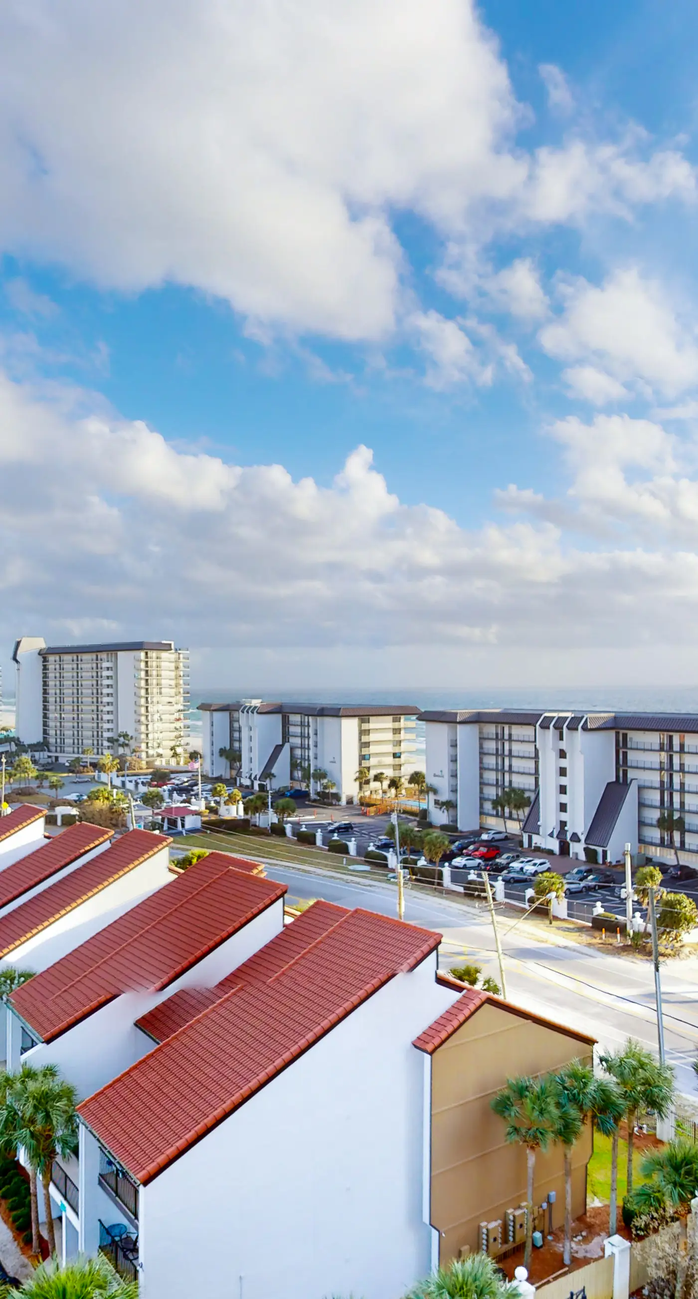 Lovely coastal condo with water views, pool, hot tub, private balcony & WD