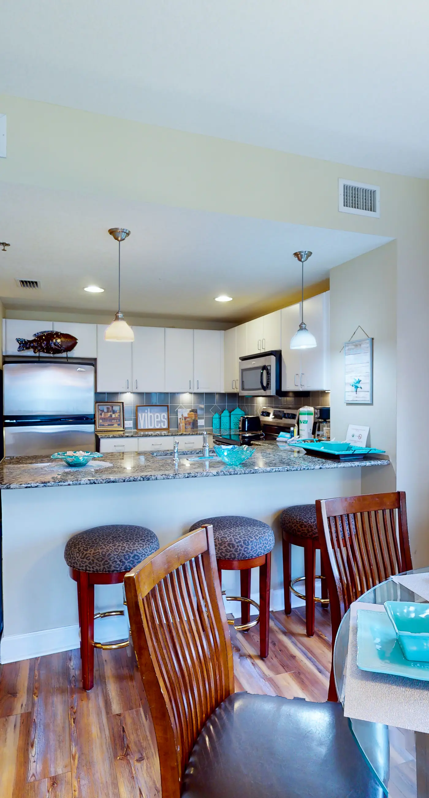Lovely coastal condo with water views, pool, hot tub, private balcony & WD