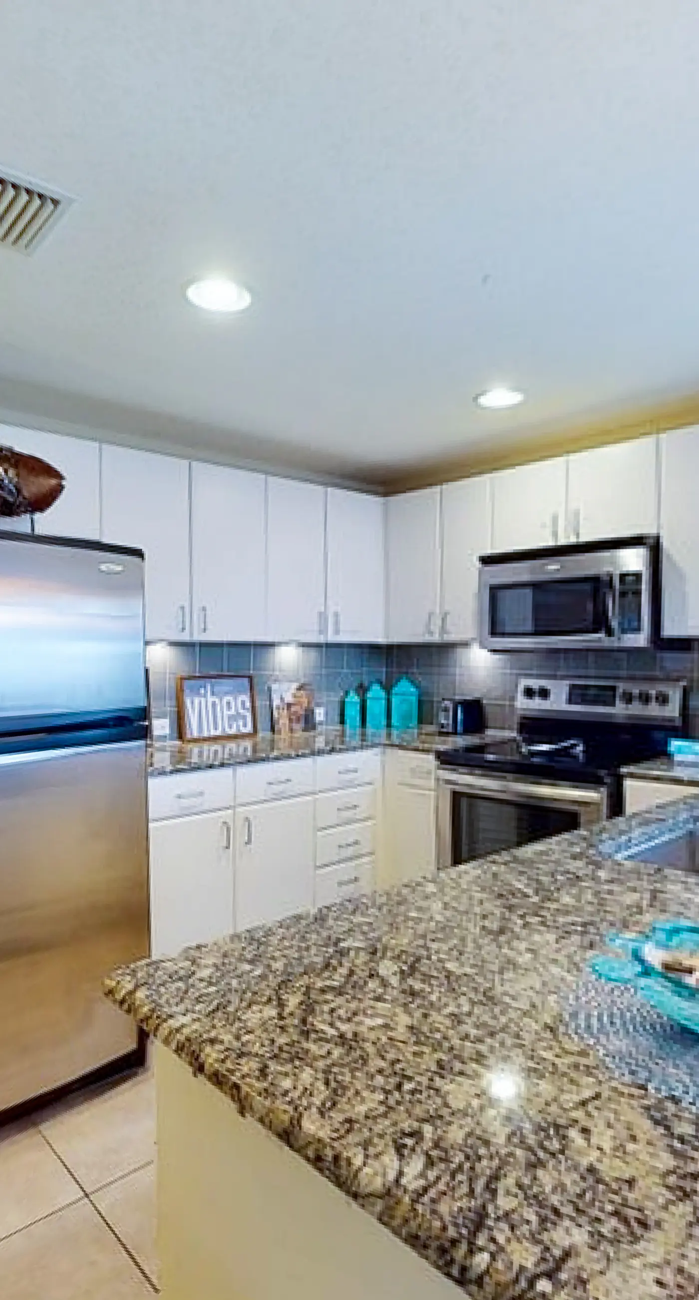 Lovely coastal condo with water views, pool, hot tub, private balcony & WD