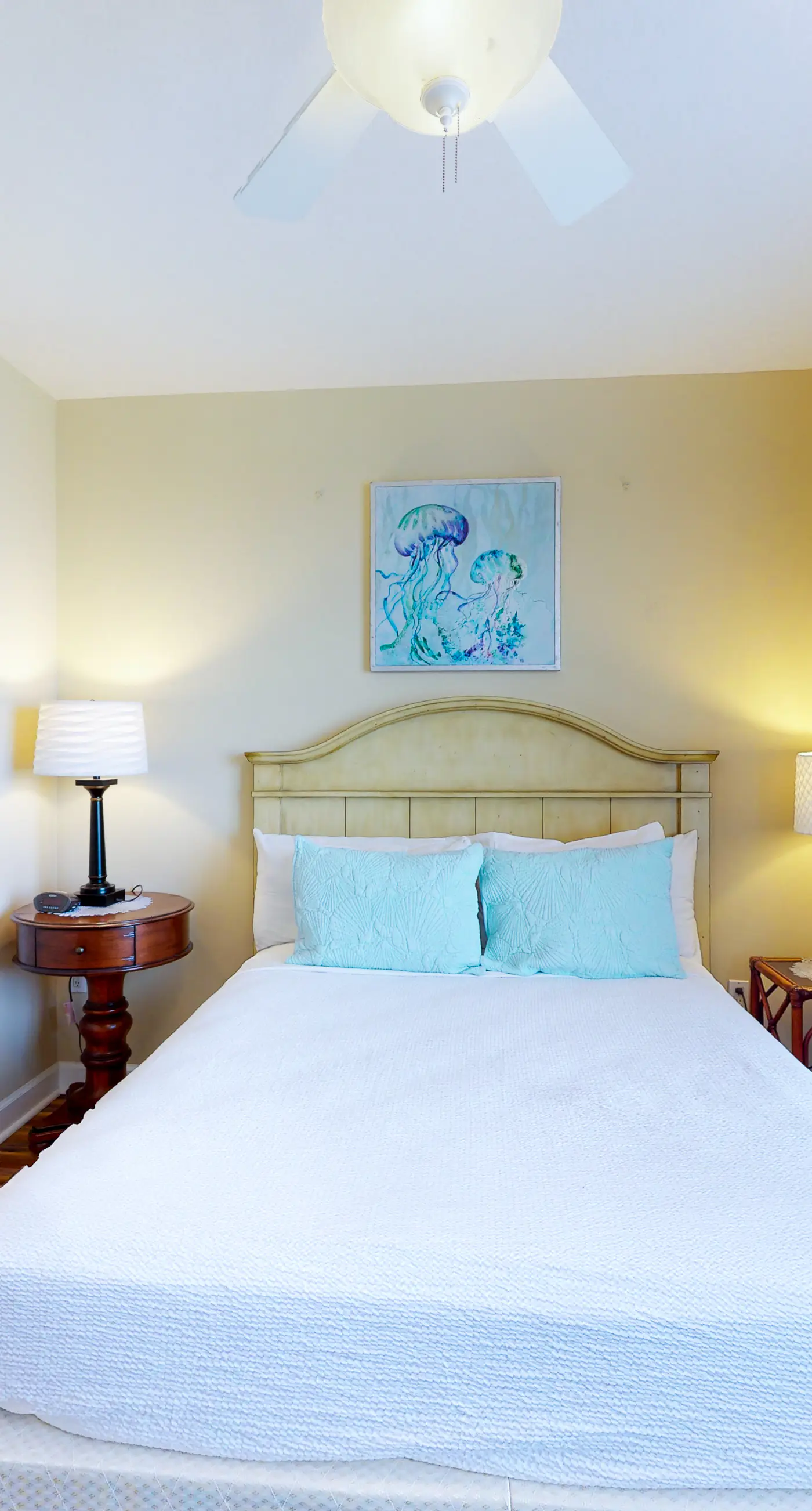 Lovely coastal condo with water views, pool, hot tub, private balcony & WD