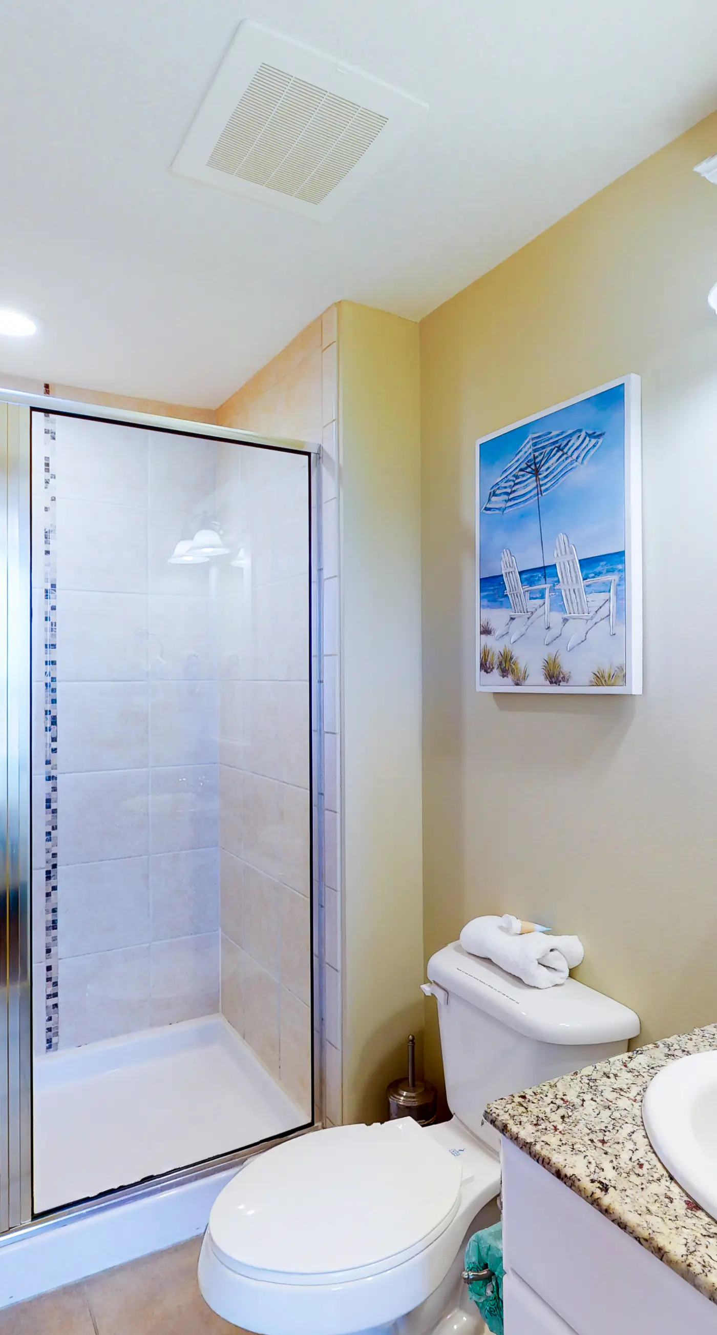 Lovely coastal condo with water views, pool, hot tub, private balcony & WD