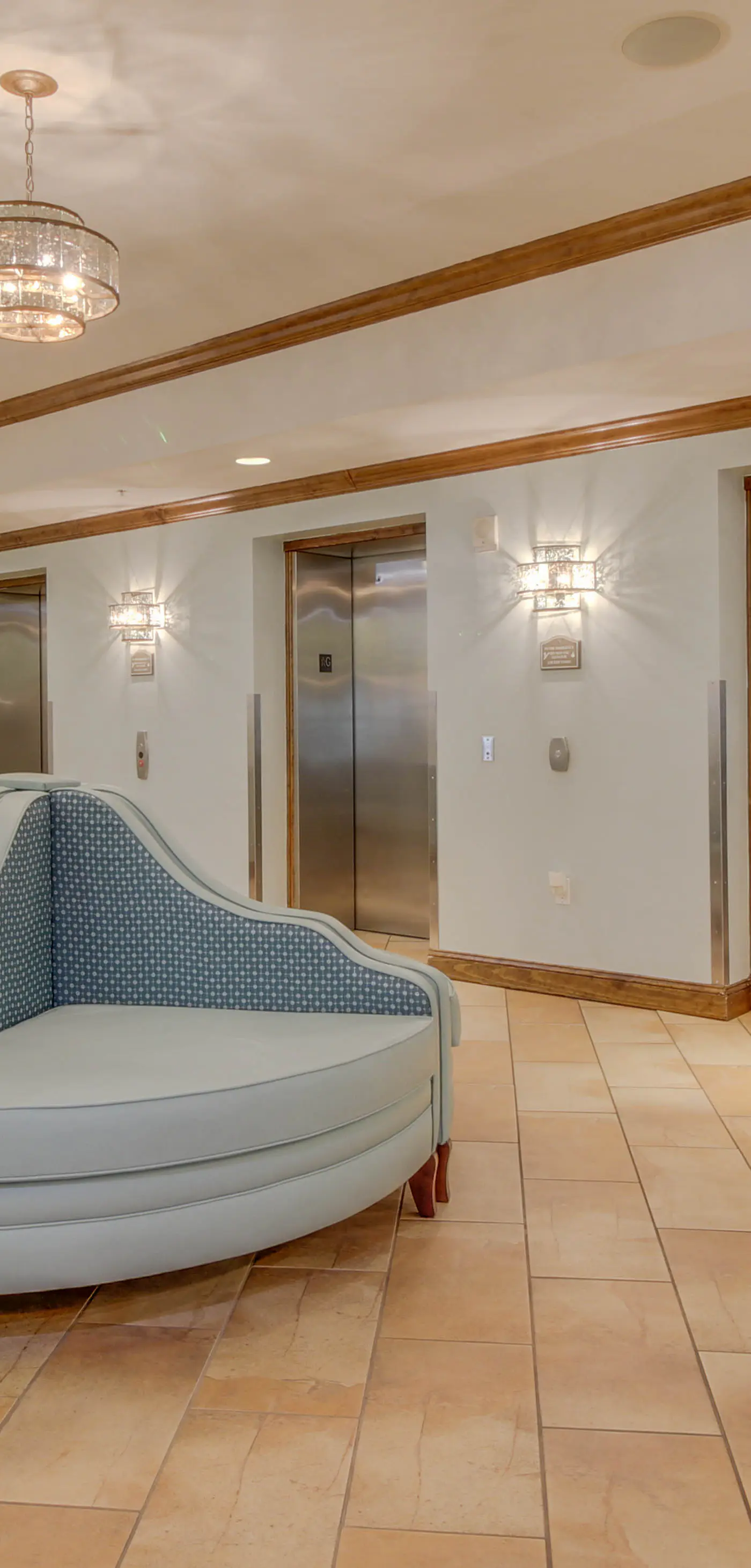 Lovely coastal condo with water views, pool, hot tub, private balcony & WD