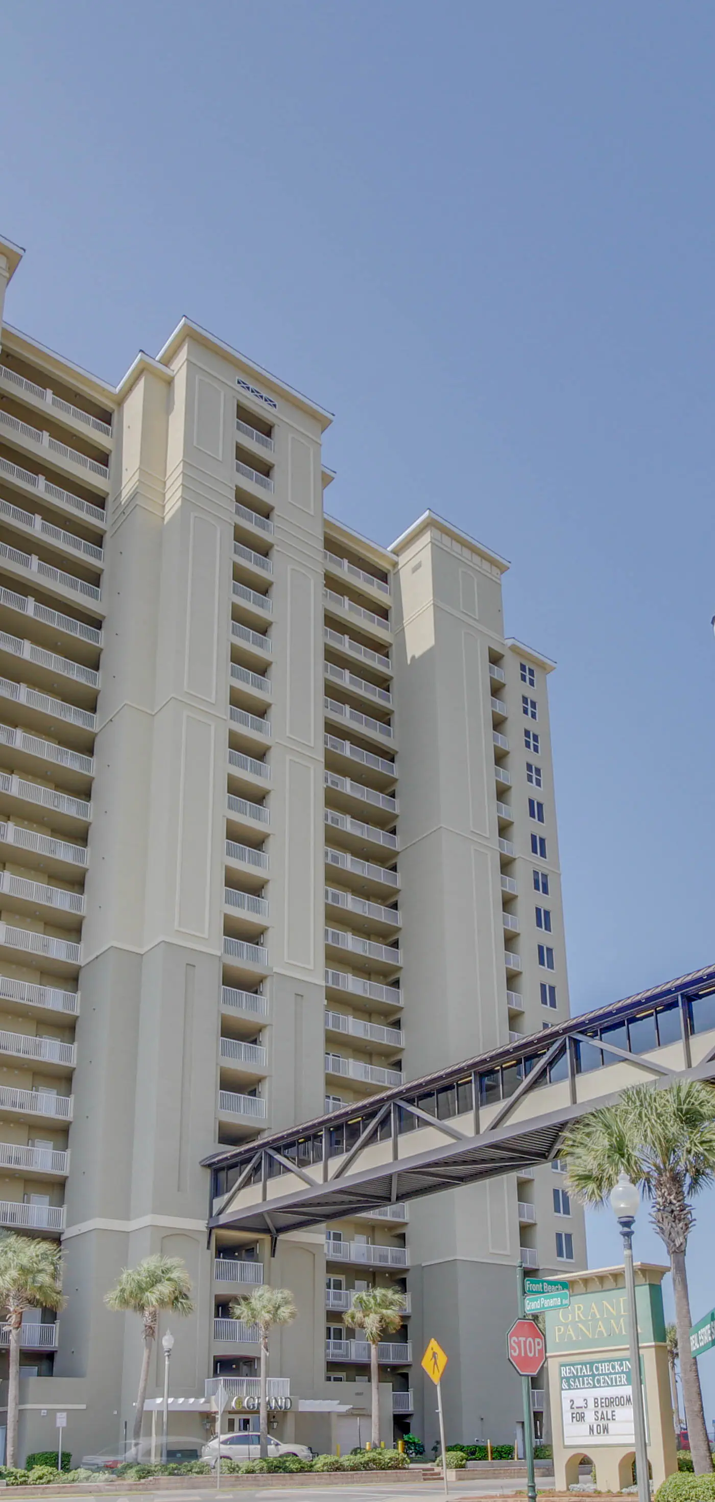 Lovely coastal condo with water views, pool, hot tub, private balcony & WD