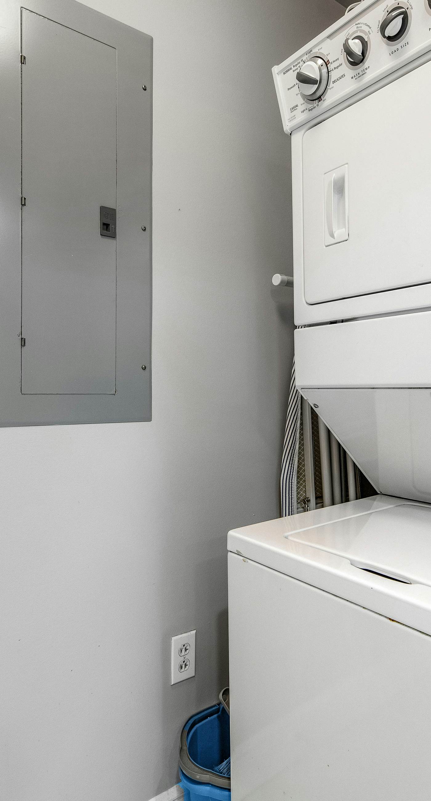 Gulf-front condo with seasonal beach service, pool, hot tub & gym