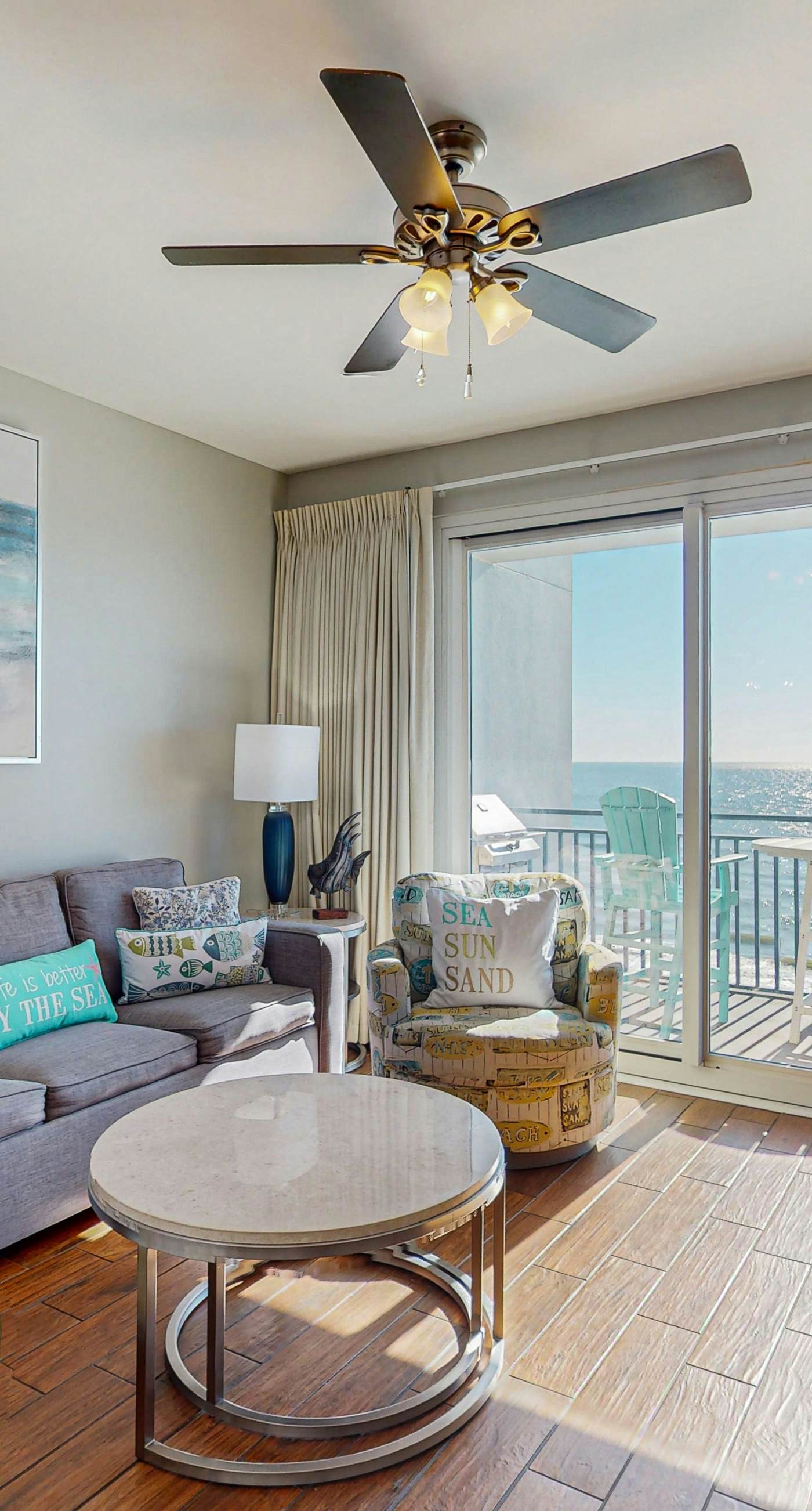 Beautiful Gulf-front condo with resort pool & hot tub - right on the beach