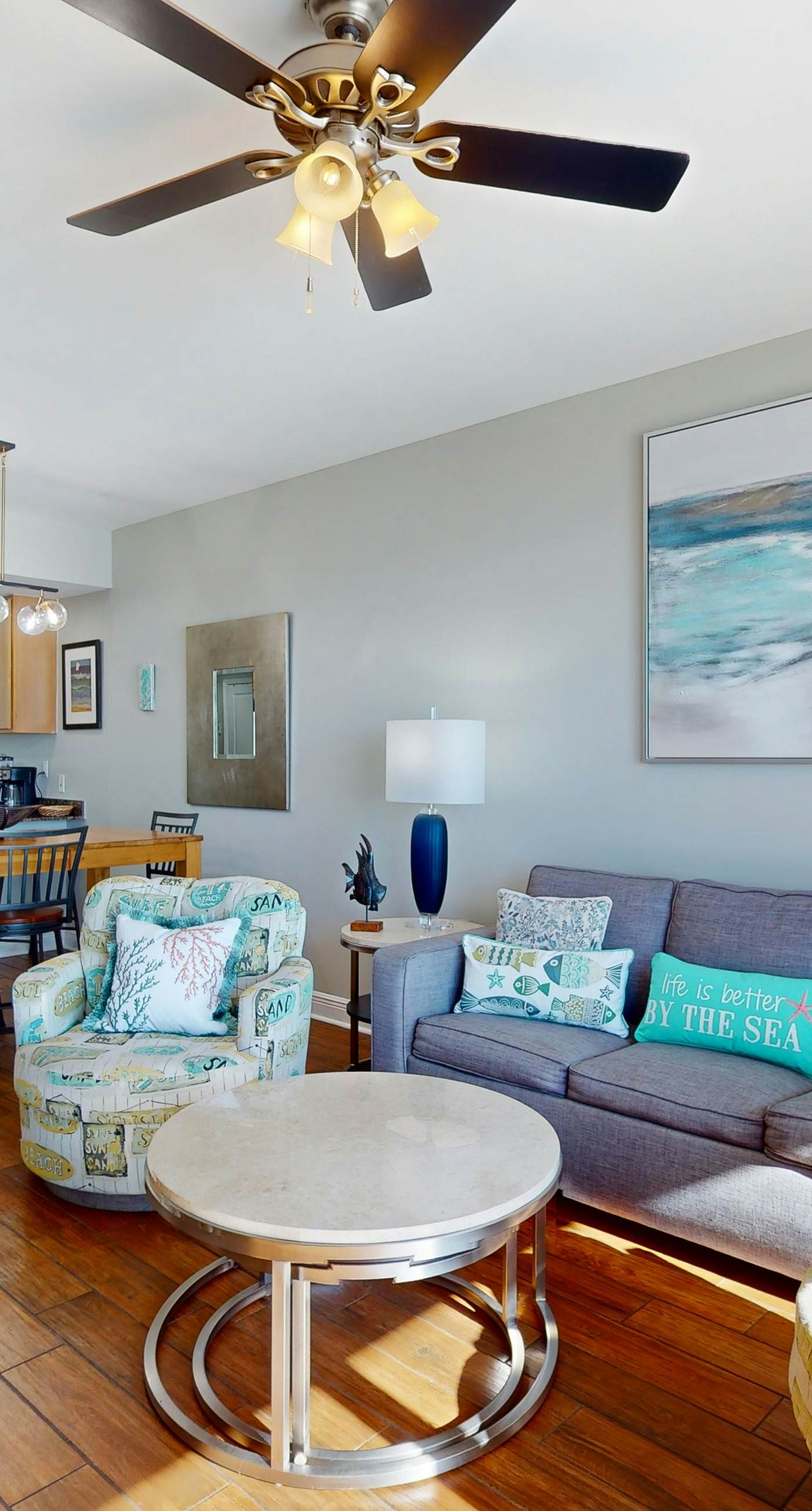 Beautiful Gulf-front condo with resort pool & hot tub - right on the beach