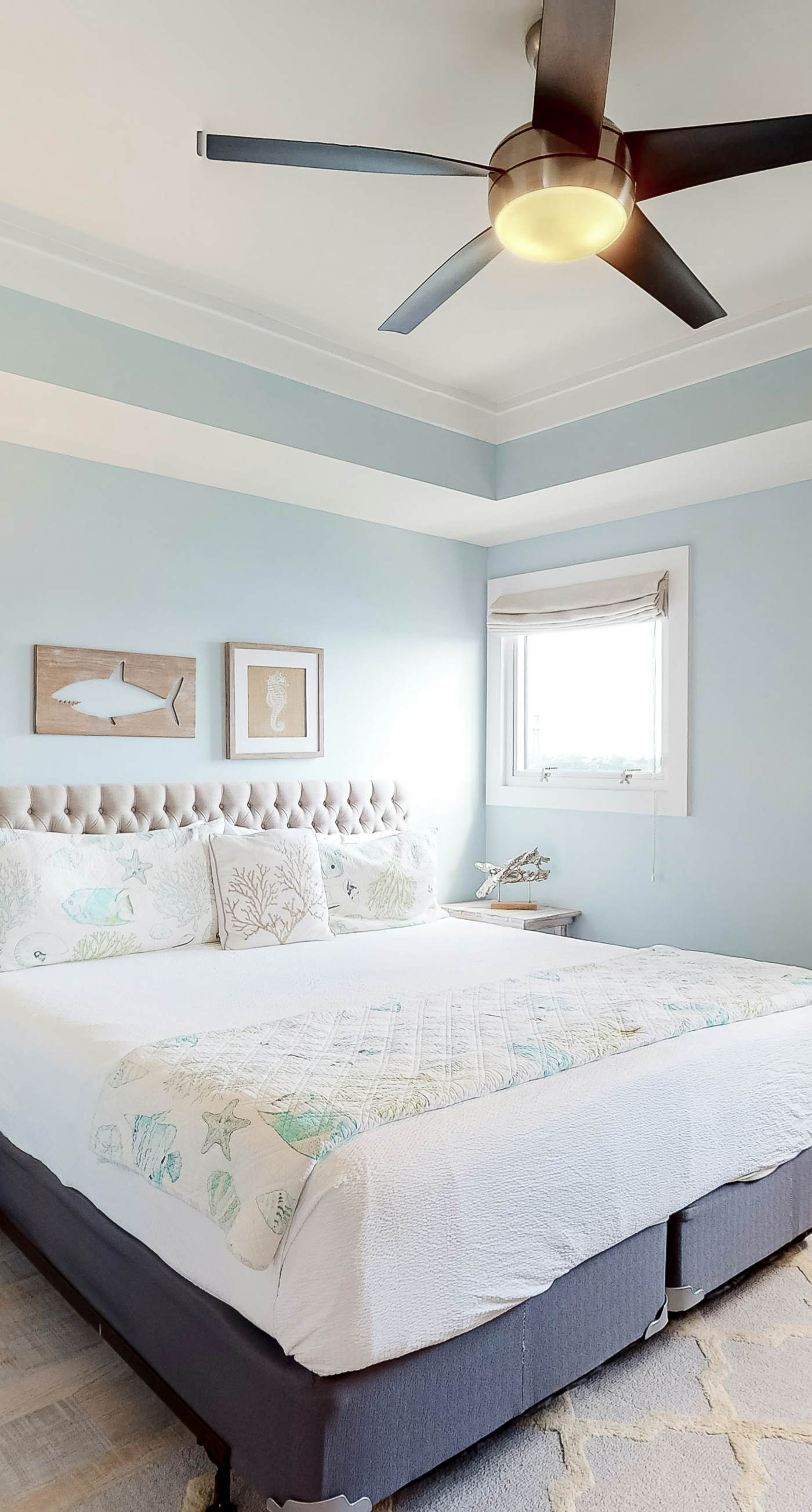 7th-floor resort studio with partial Gulf views, outdoor pool, gym & hot tub