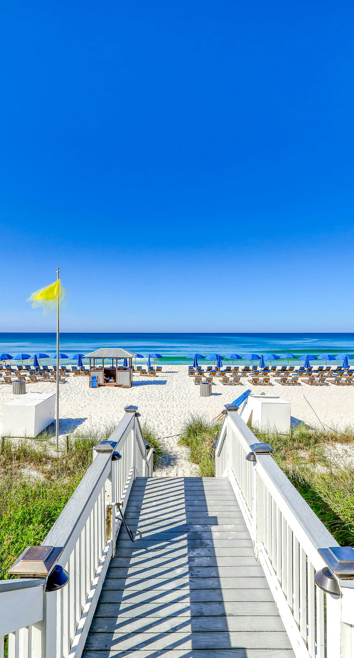 7th-floor resort studio with partial Gulf views, outdoor pool, gym & hot tub