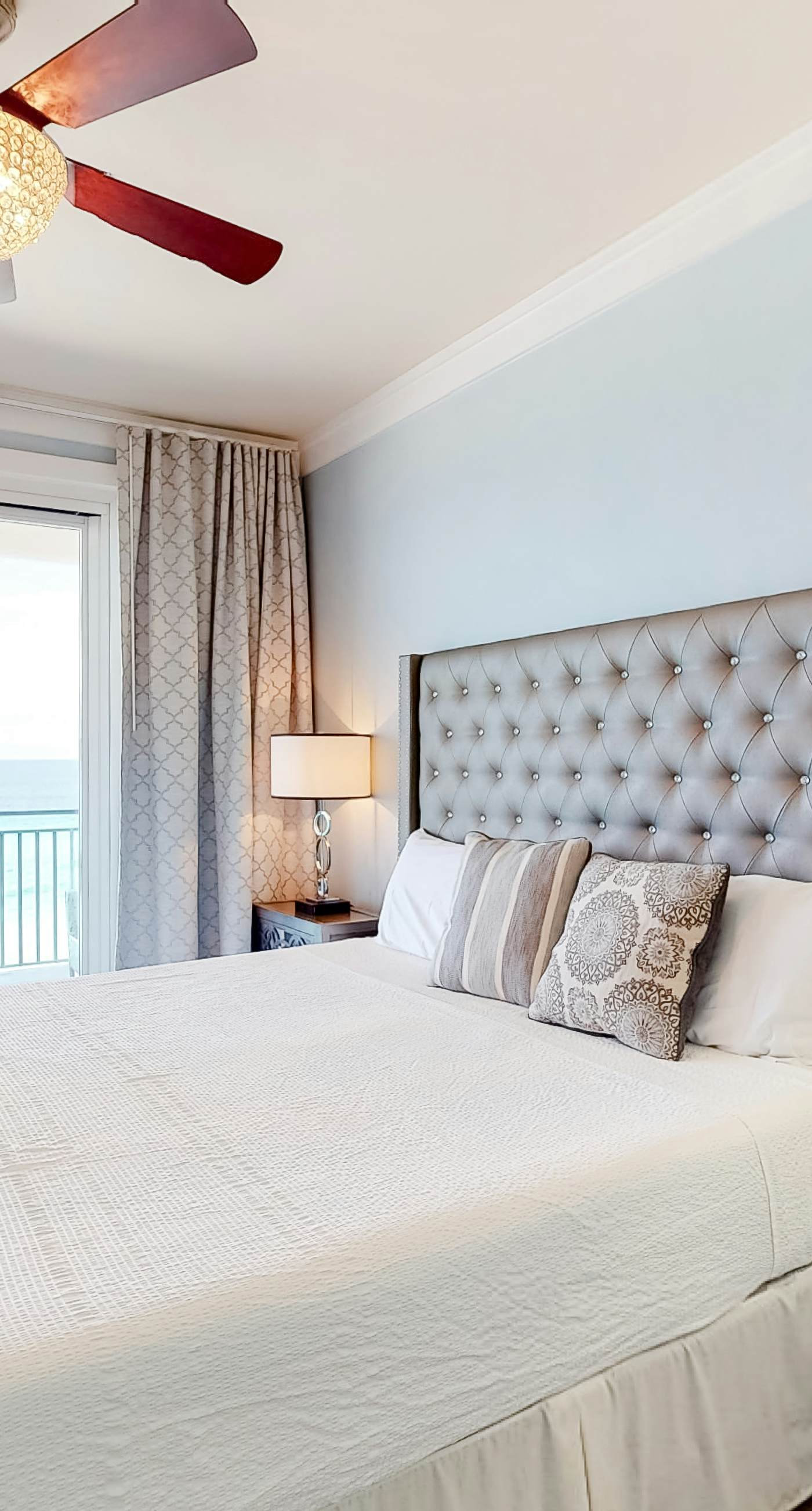 Beachfront condo with Gulf views, grill, balcony, outdoor pool, gym & hot tub