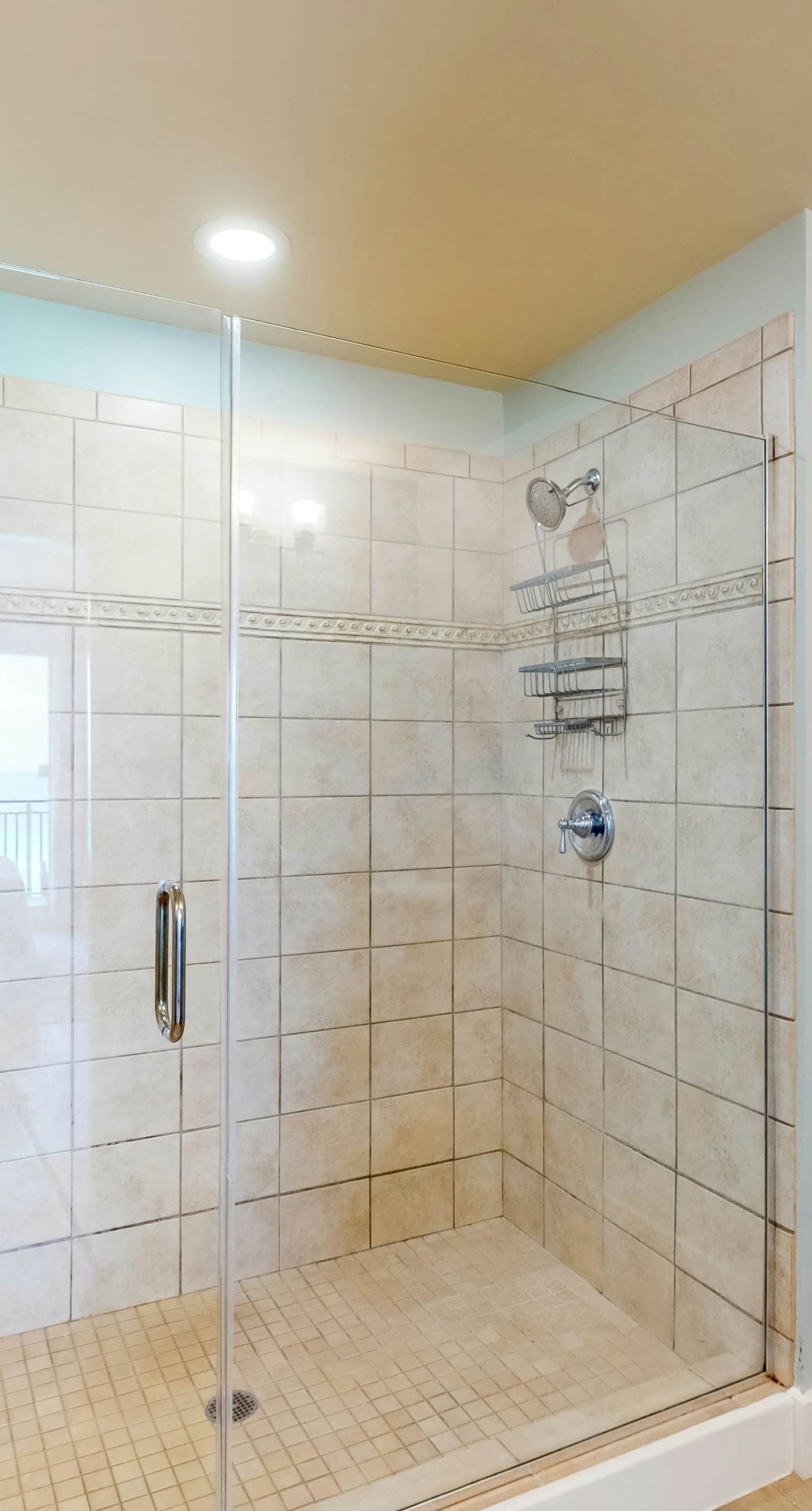 Beachfront condo with Gulf views, grill, balcony, outdoor pool, gym & hot tub