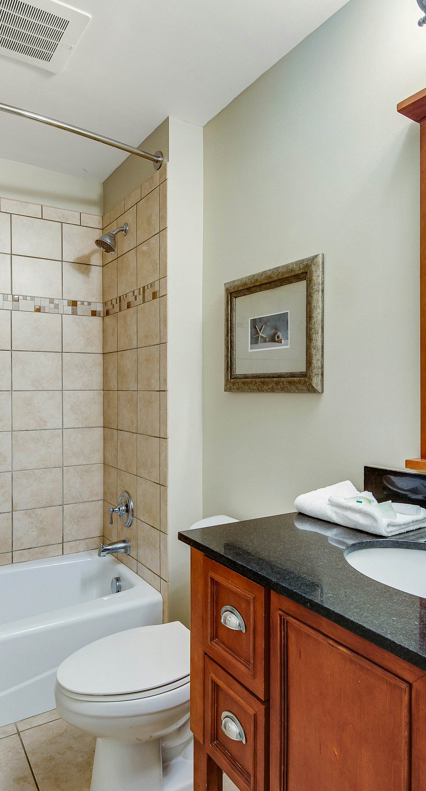 Beachfront condo with incredible views, pool, hot tub & fitness center