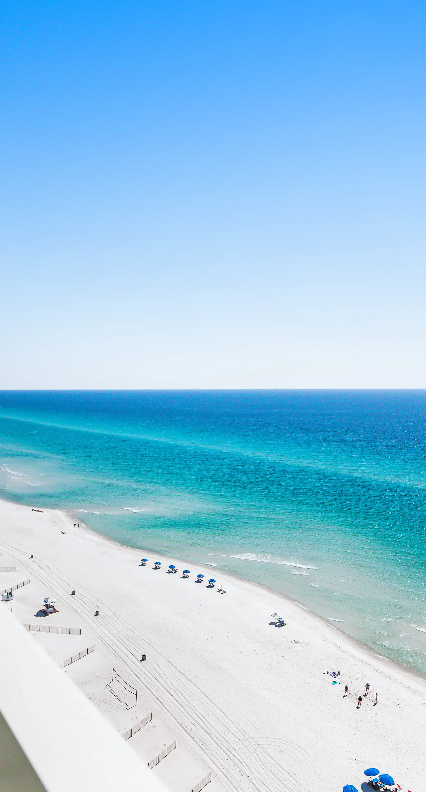Renovated beachfront condo with balcony & pool