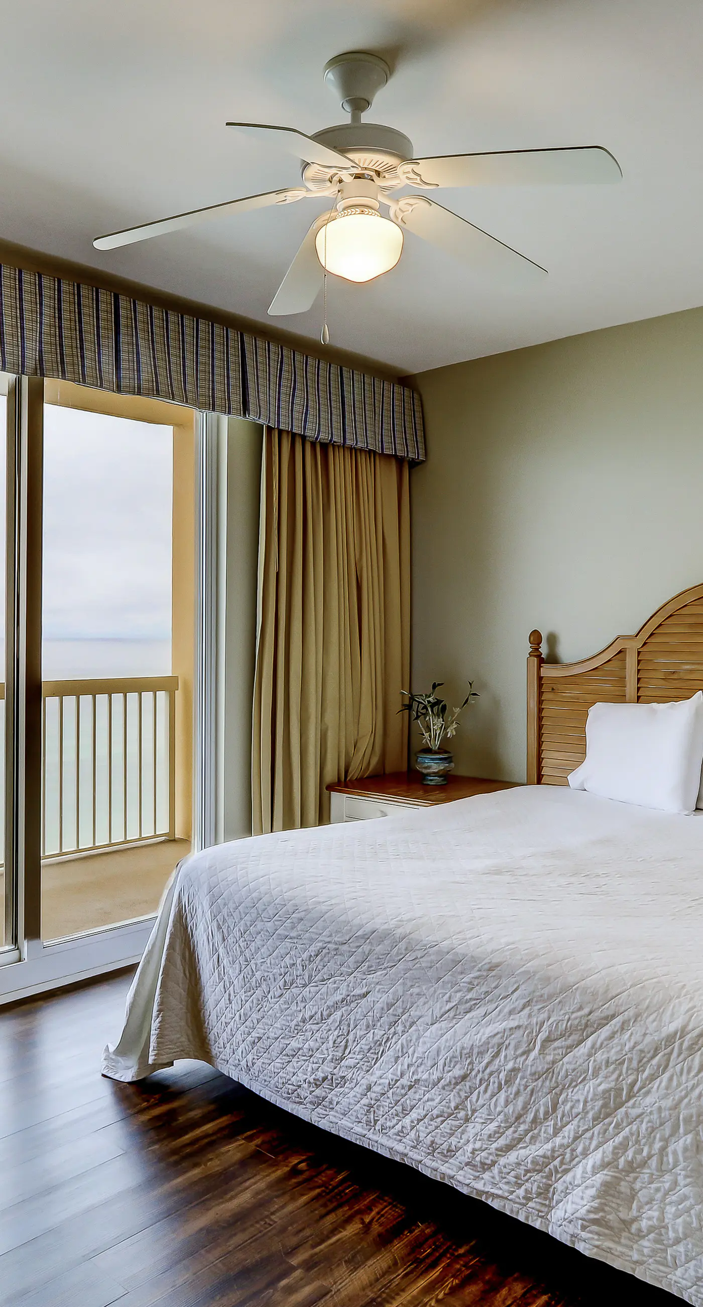 Homey Gulf-front condo with pools - walk to the beach & Pier Park