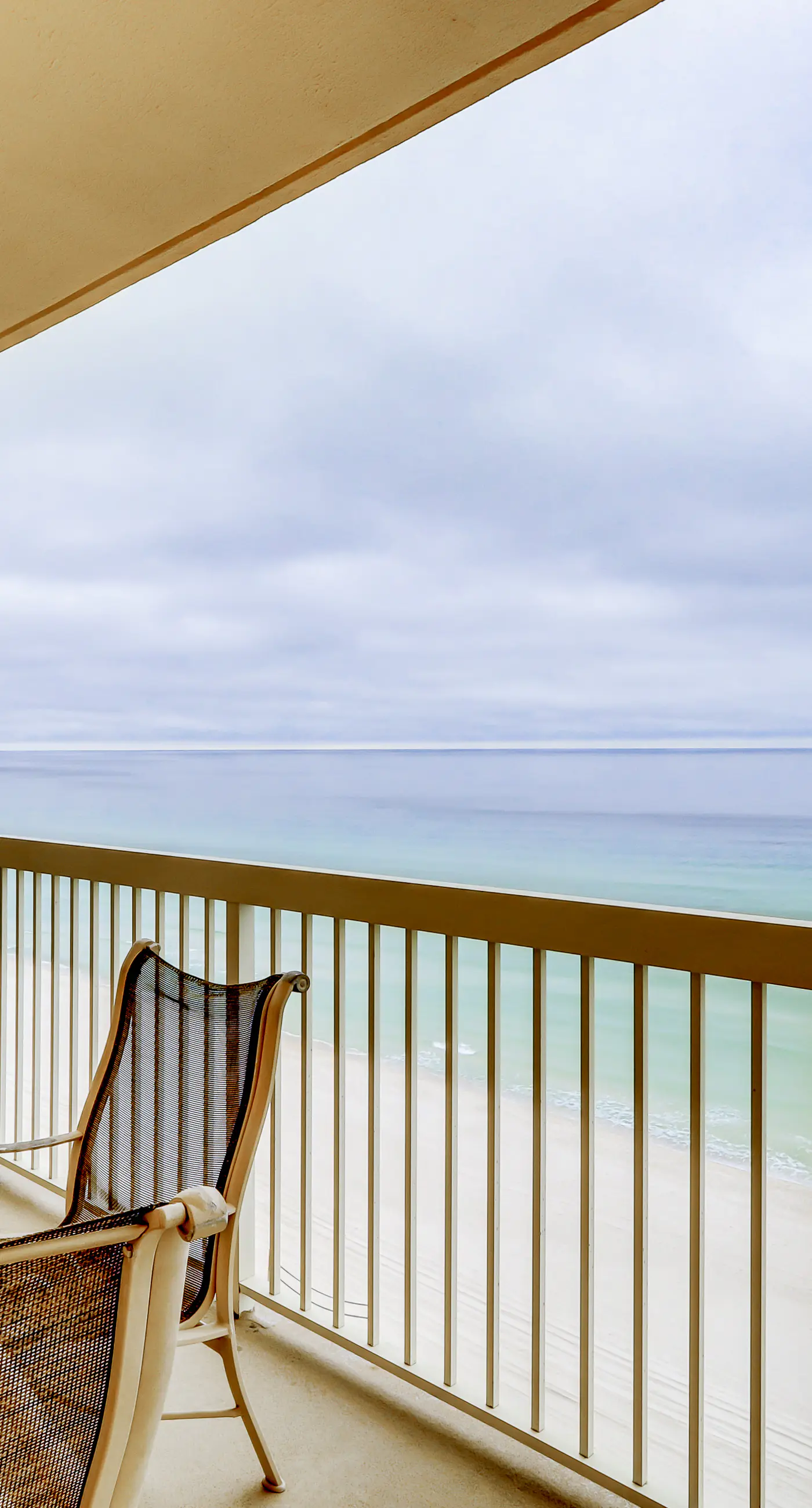 Homey Gulf-front condo with pools - walk to the beach & Pier Park