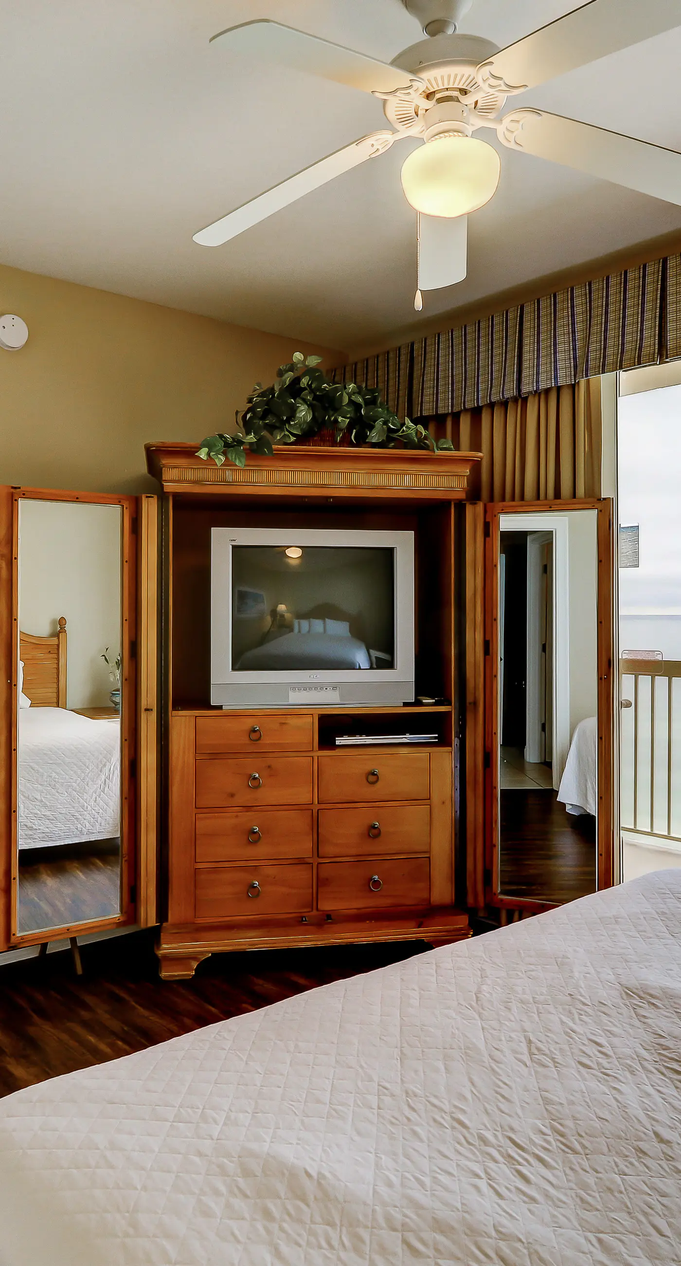 Homey Gulf-front condo with pools - walk to the beach & Pier Park