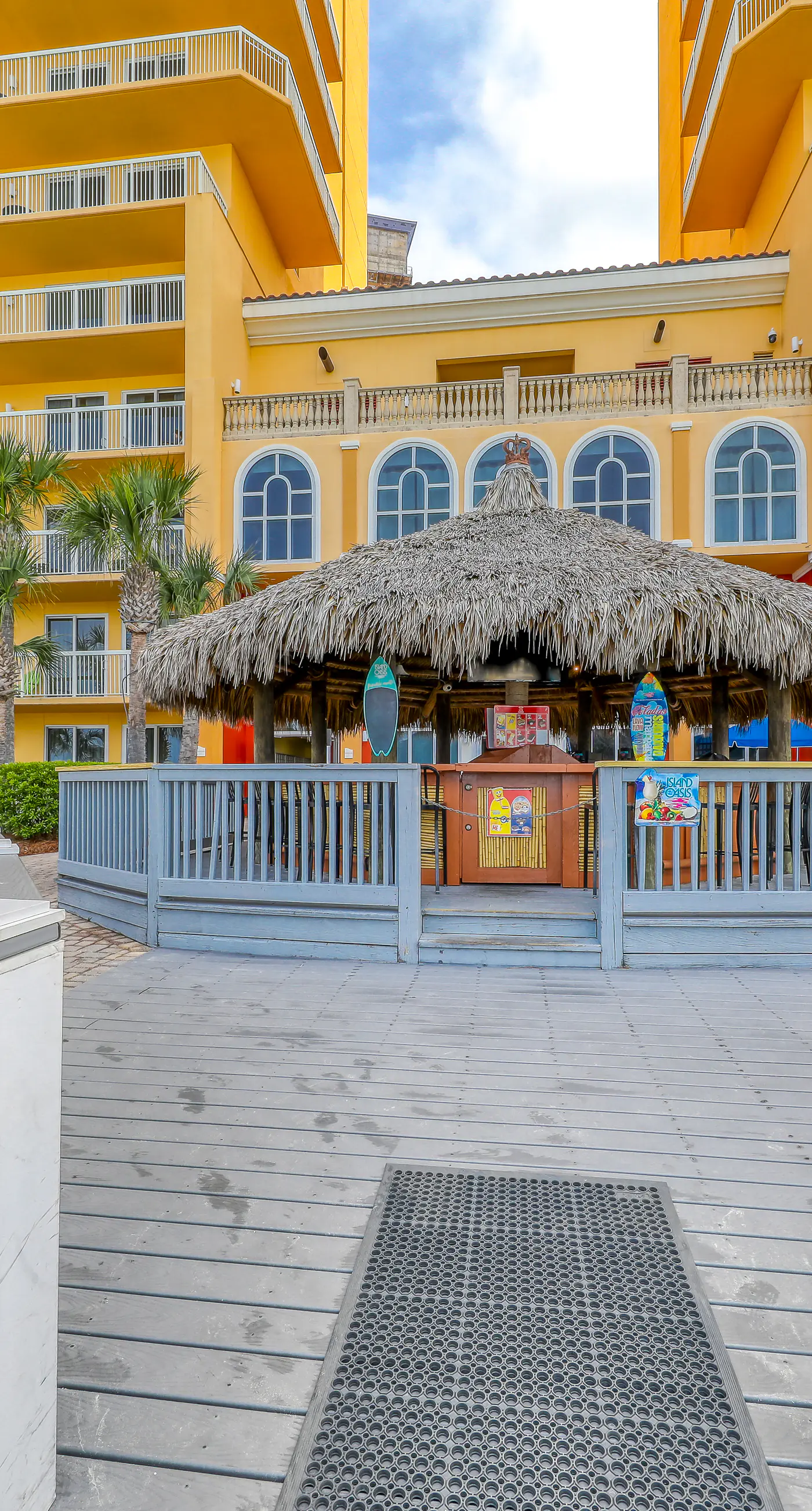 Homey Gulf-front condo with pools - walk to the beach & Pier Park