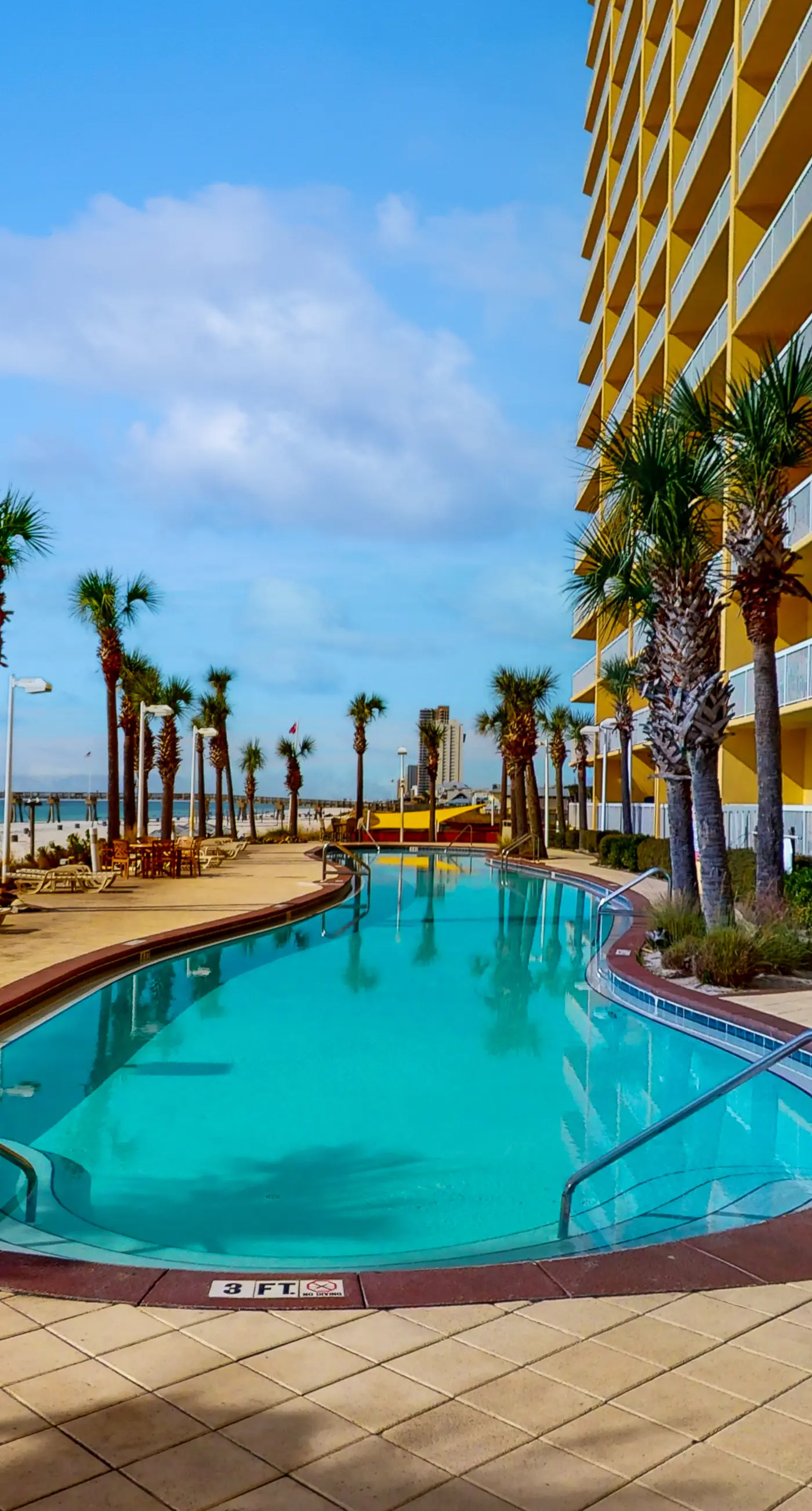 Beachfront condo with pool, gym, beach access, Gulf views, balcony, AC