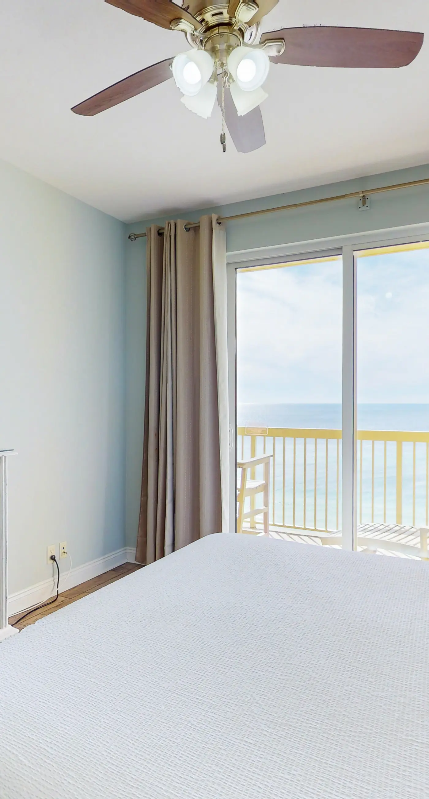 Beachfront condo with pool, gym, beach access, Gulf views, balcony, AC