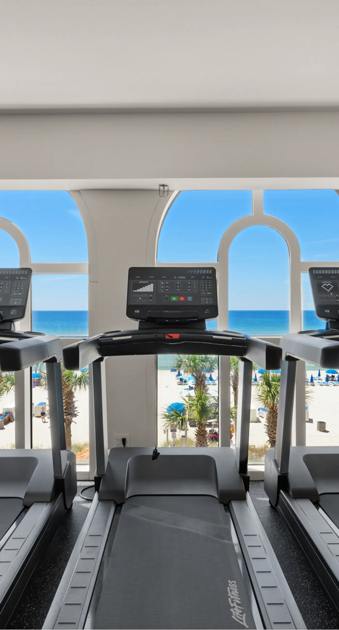 Beachfront condo with pool, gym, beach access, Gulf views, balcony, AC