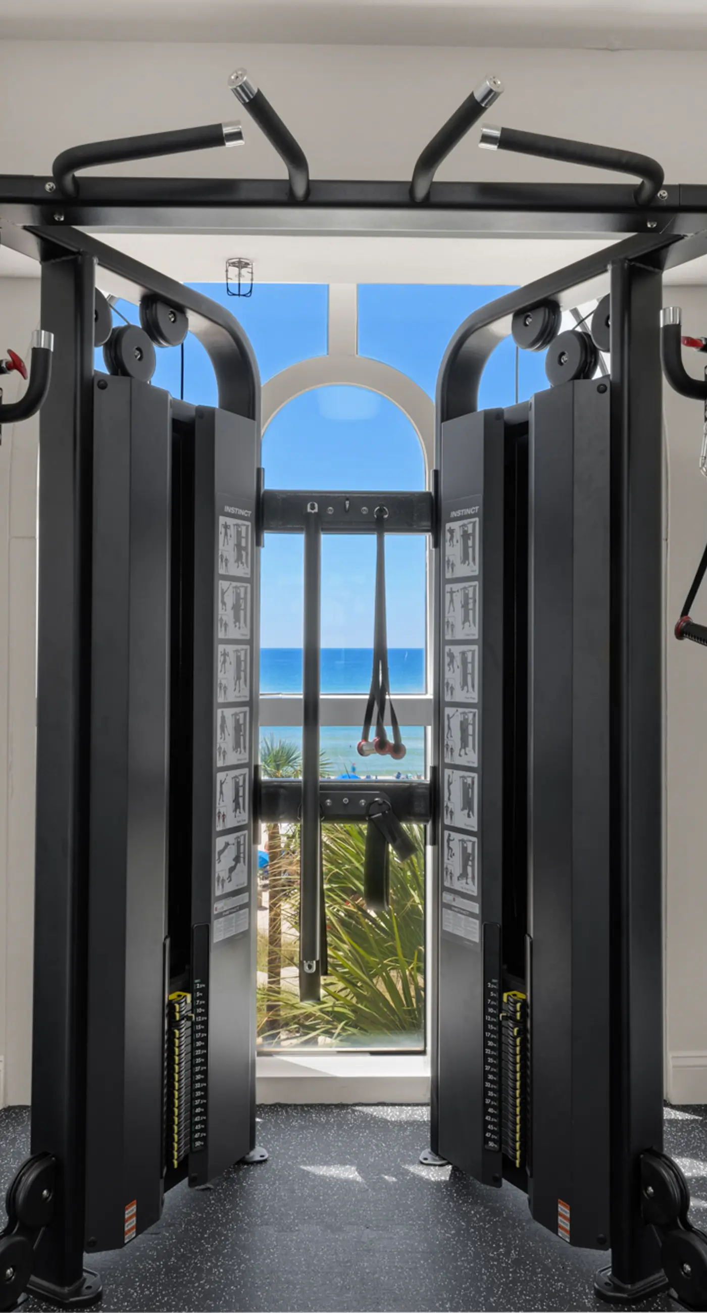 Beachfront condo with pool, gym, beach access, Gulf views, balcony, AC