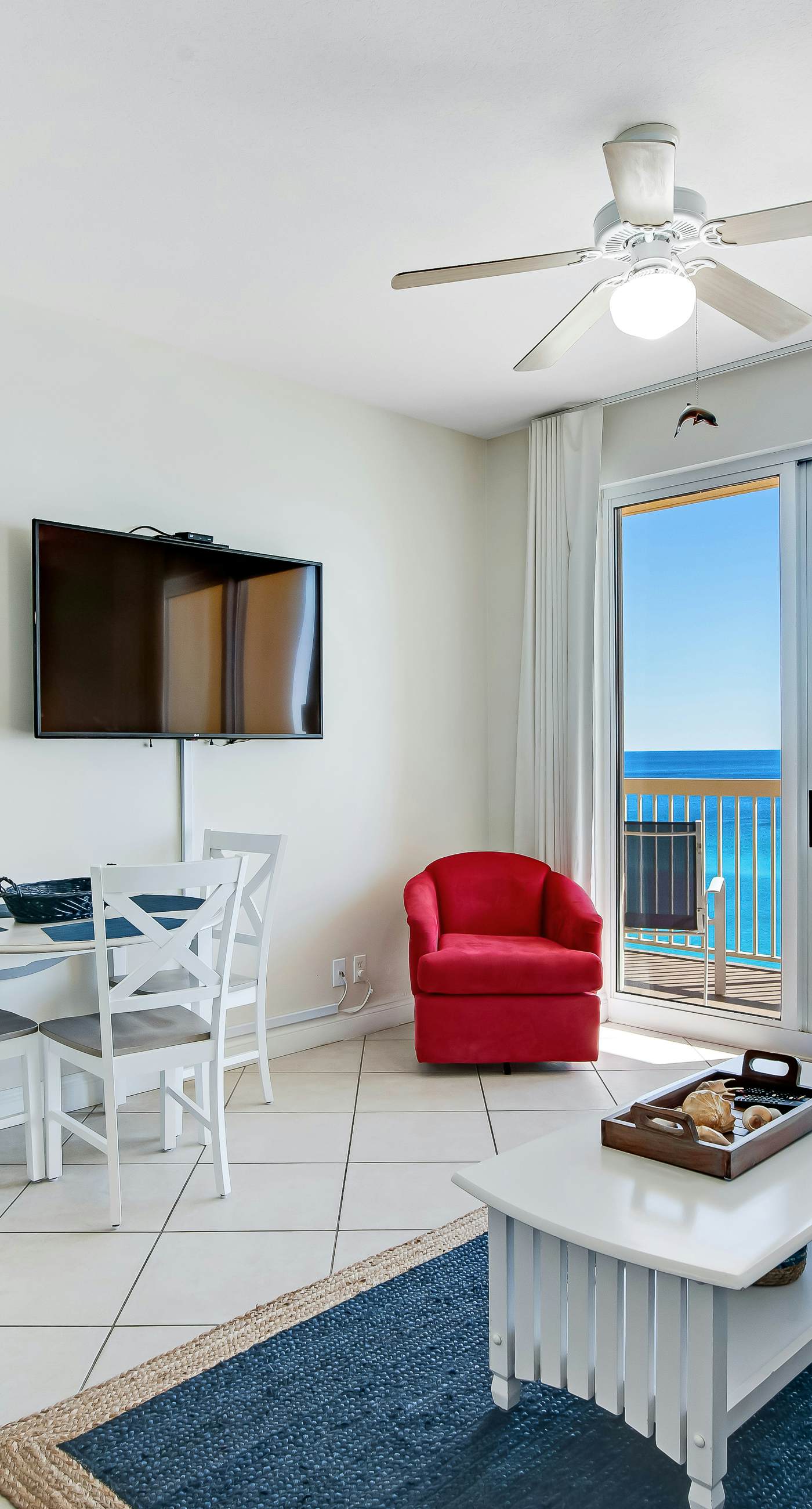 Cozy Calypso condo with balcony & view of the Gulf & Pool
