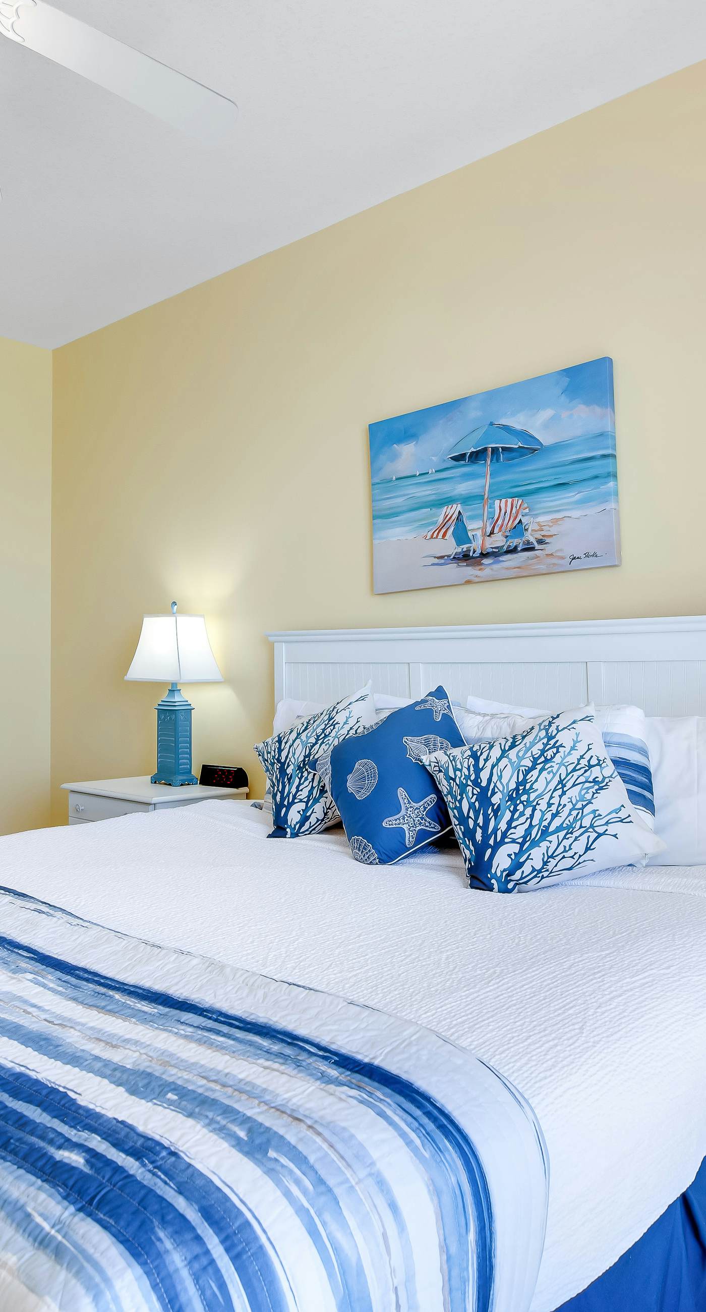 Cozy Calypso condo with balcony & view of the Gulf & Pool