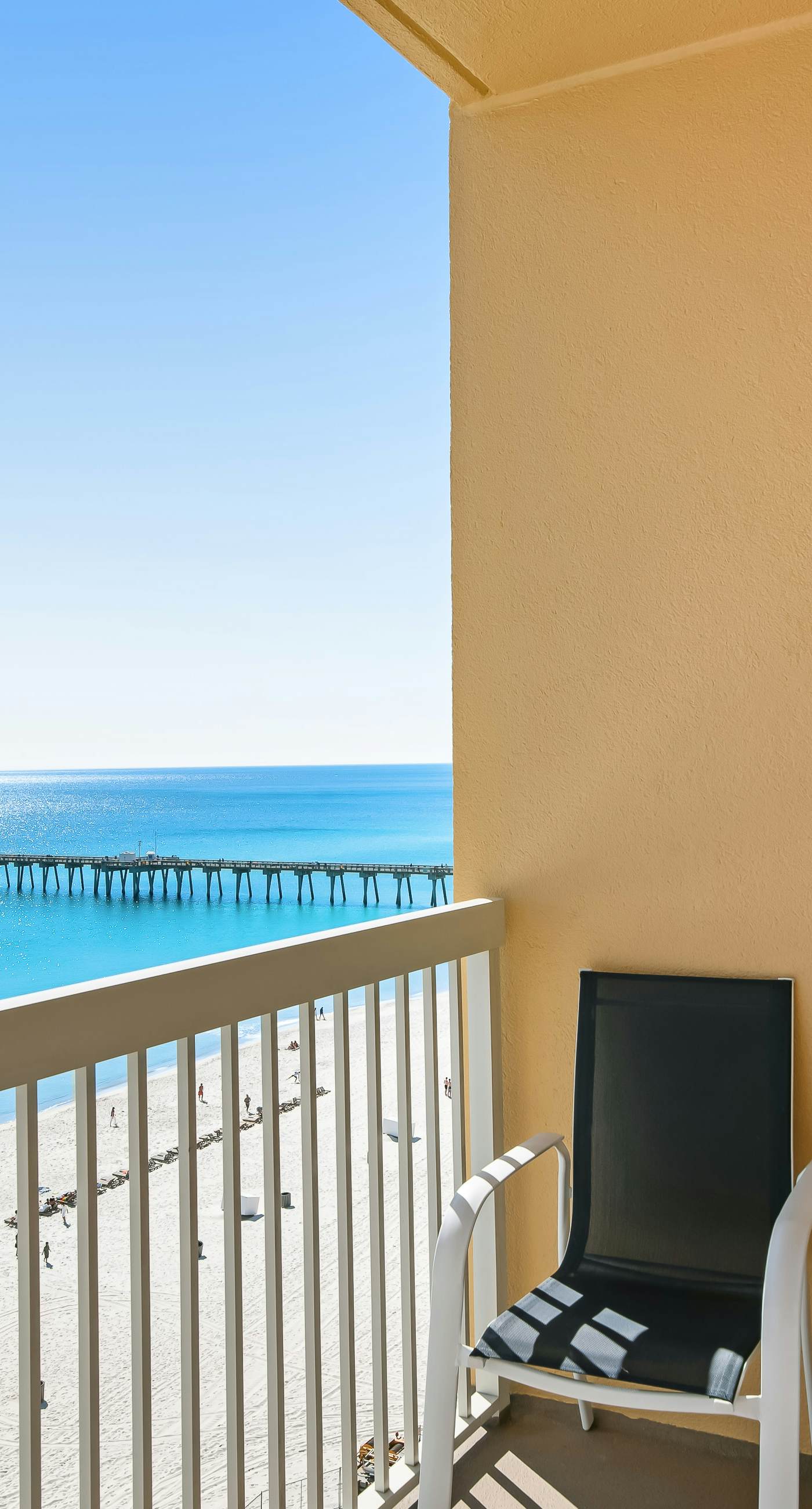 Cozy Calypso condo with balcony & view of the Gulf & Pool