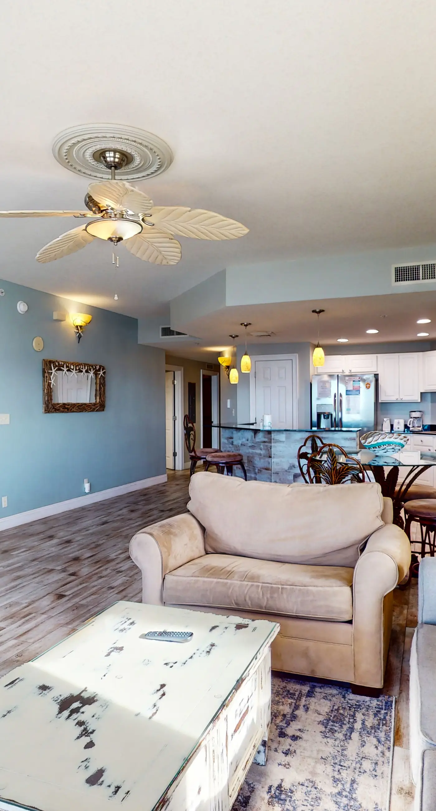 Beach-view, high-rise condo with pool - central location