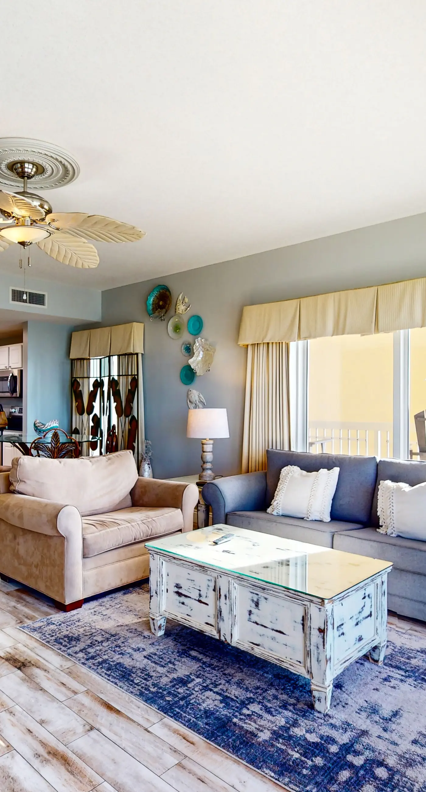Beach-view, high-rise condo with pool - central location
