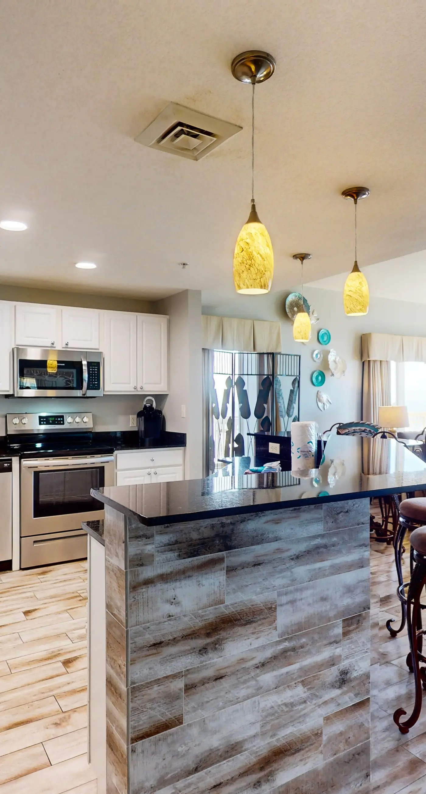 Beach-view, high-rise condo with pool - central location