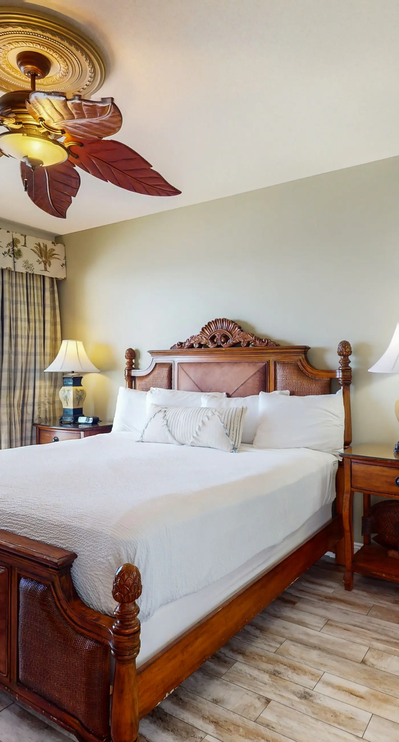 Beach-view, high-rise condo with pool - central location