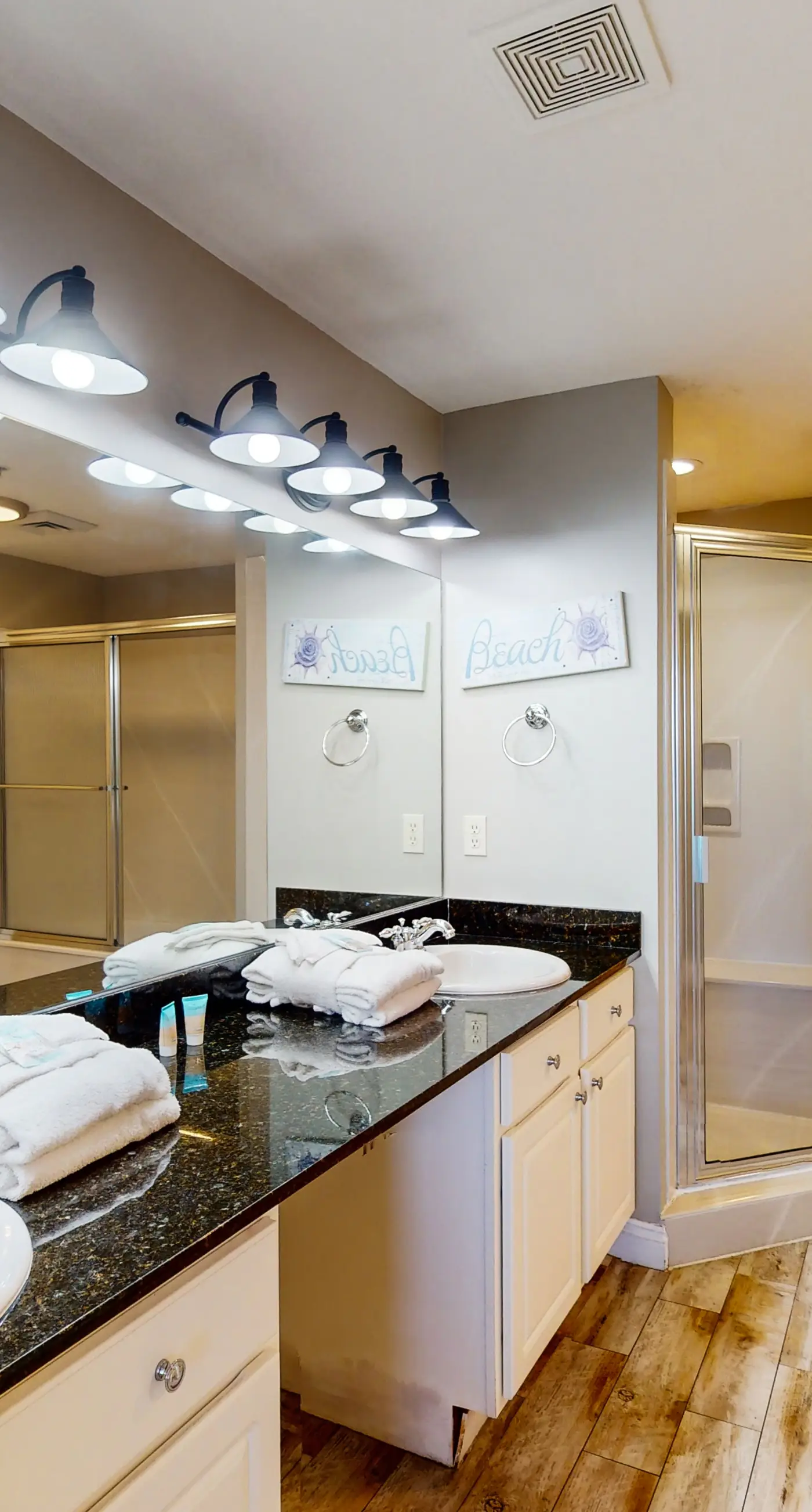 Beach-view, high-rise condo with pool - central location