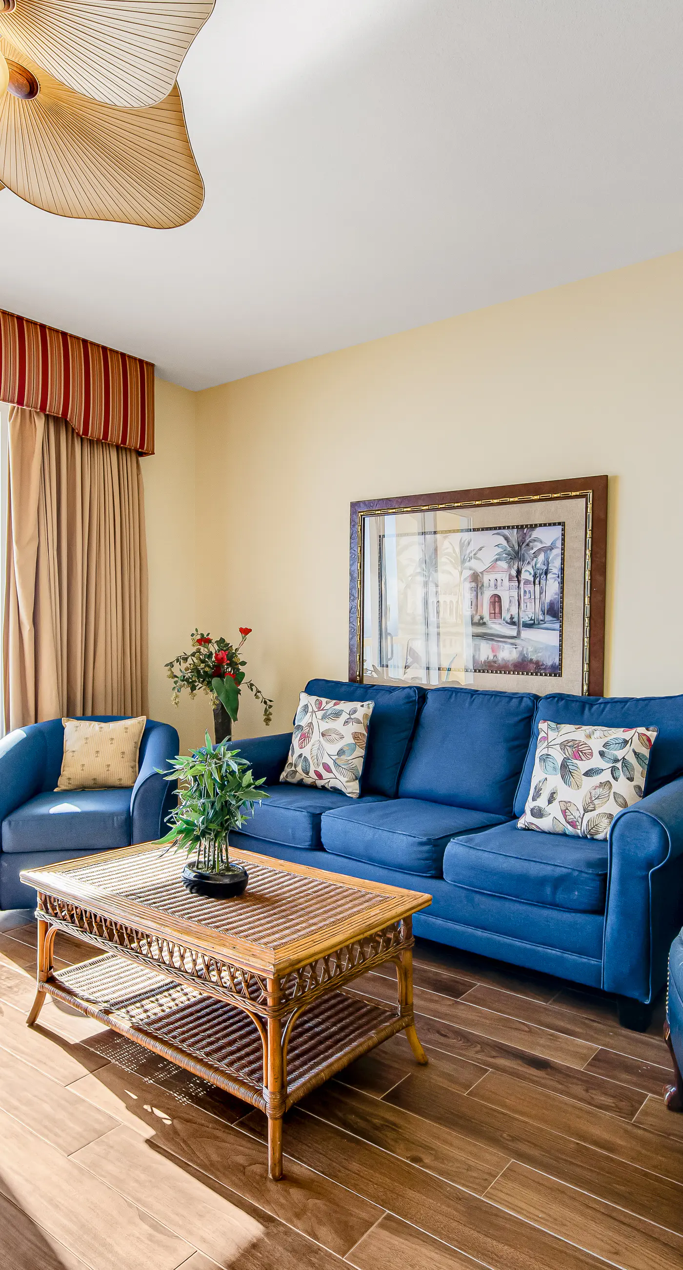 Waterfront condo with balcony, pools, gym & central AC