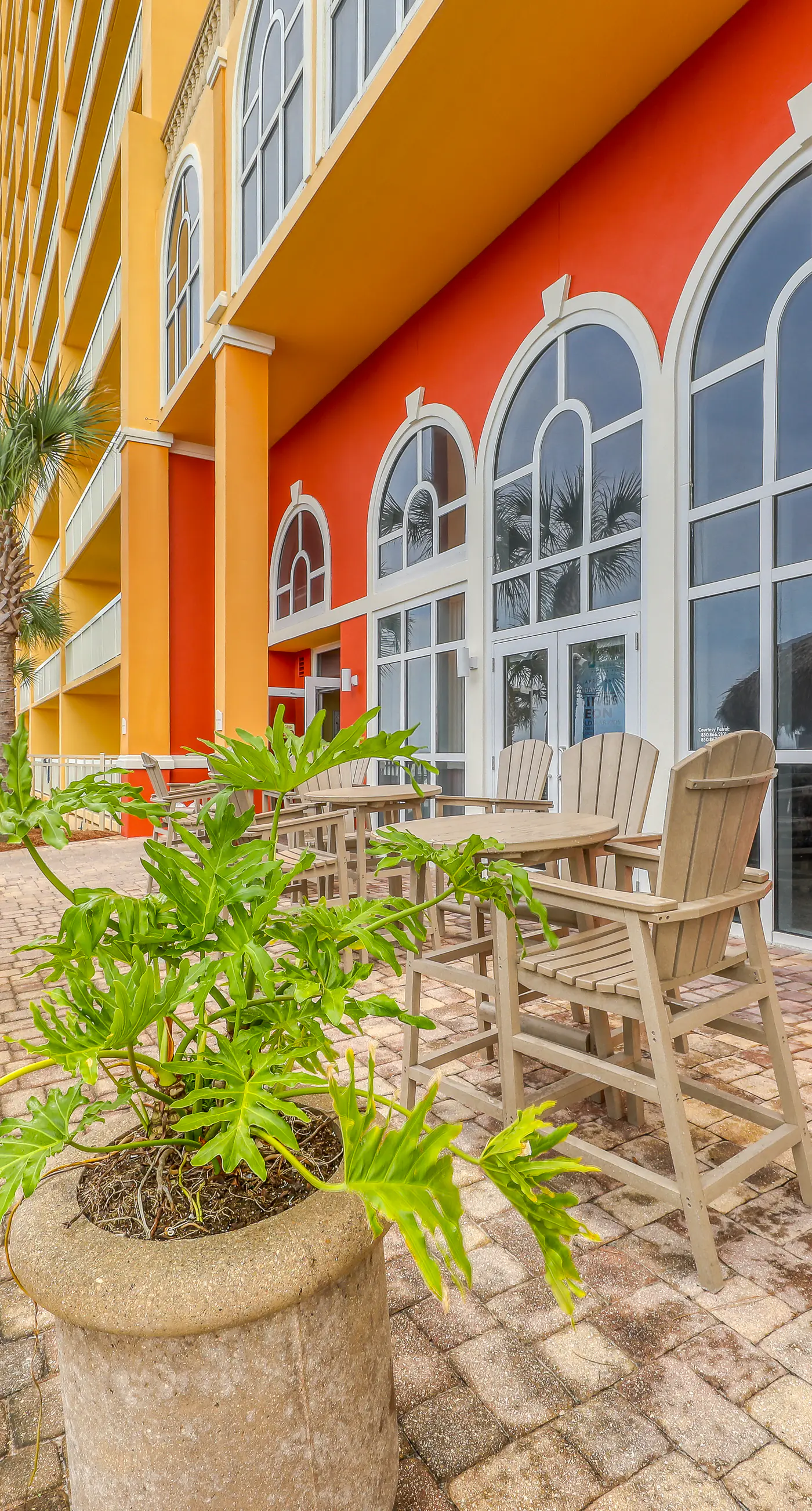 Waterfront condo with balcony, pools, gym & central AC