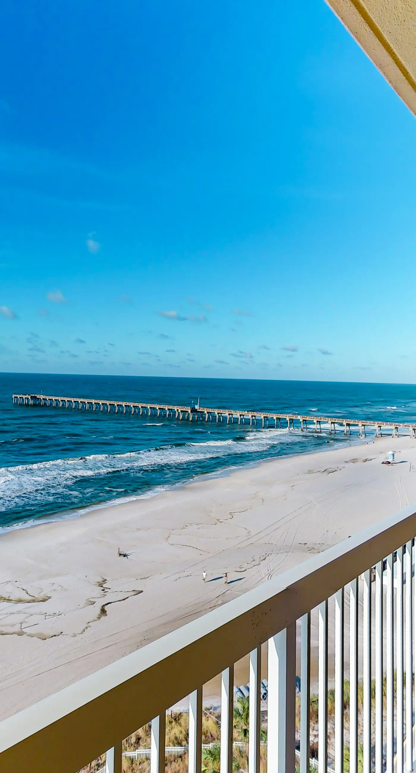 Spacious, waterfront condo with furnished balcony, pools & fitness room