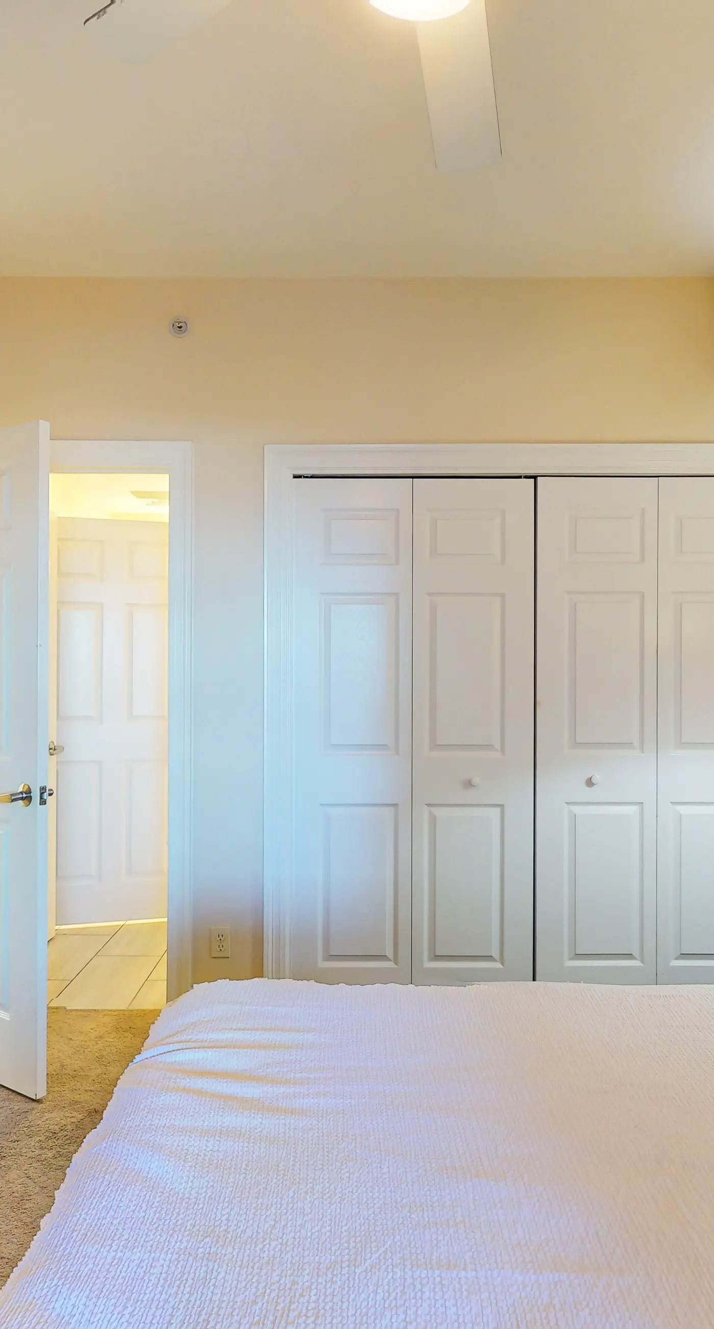 Spacious, waterfront condo with furnished balcony, pools & fitness room