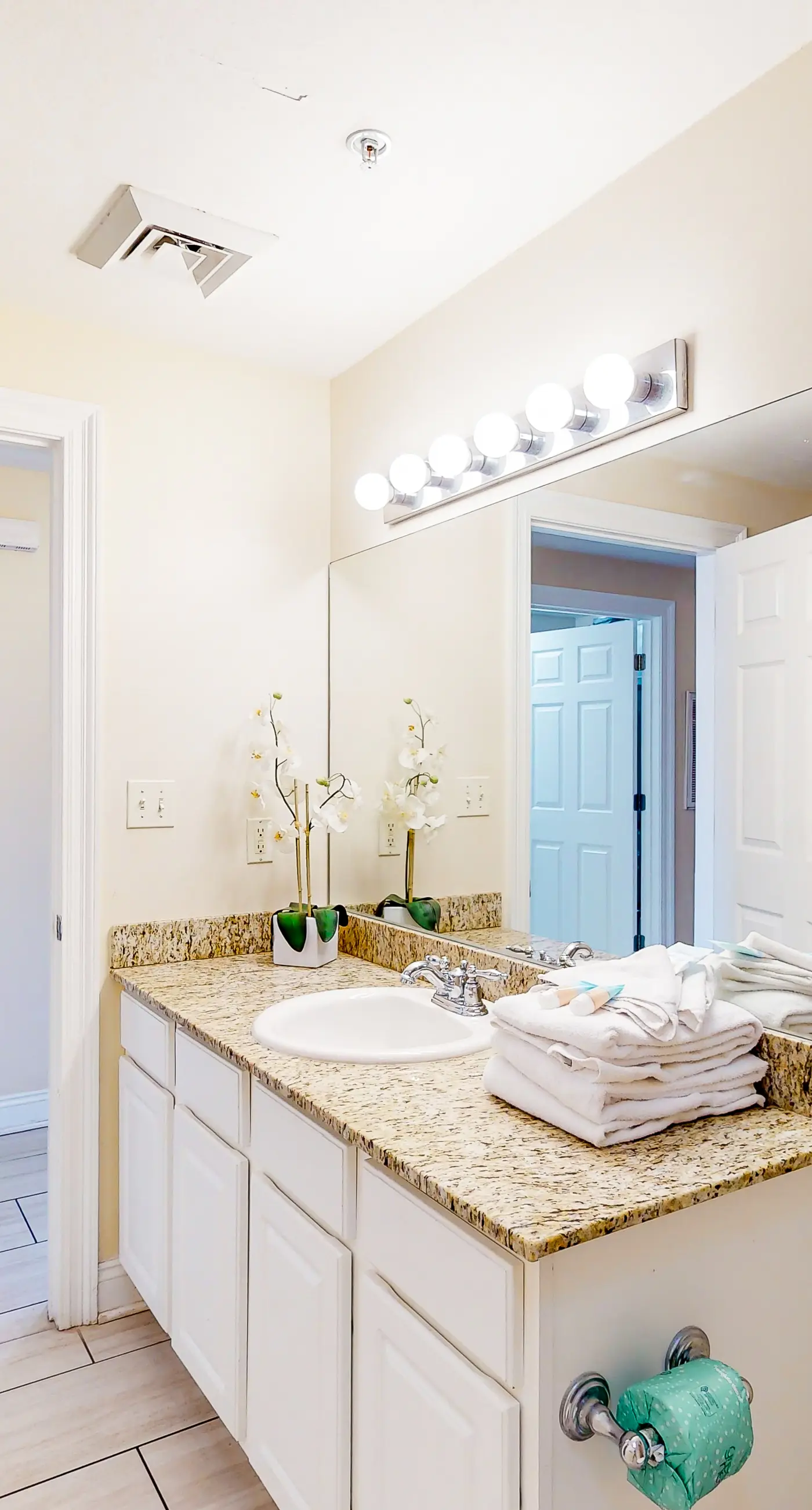 Spacious, waterfront condo with furnished balcony, pools & fitness room