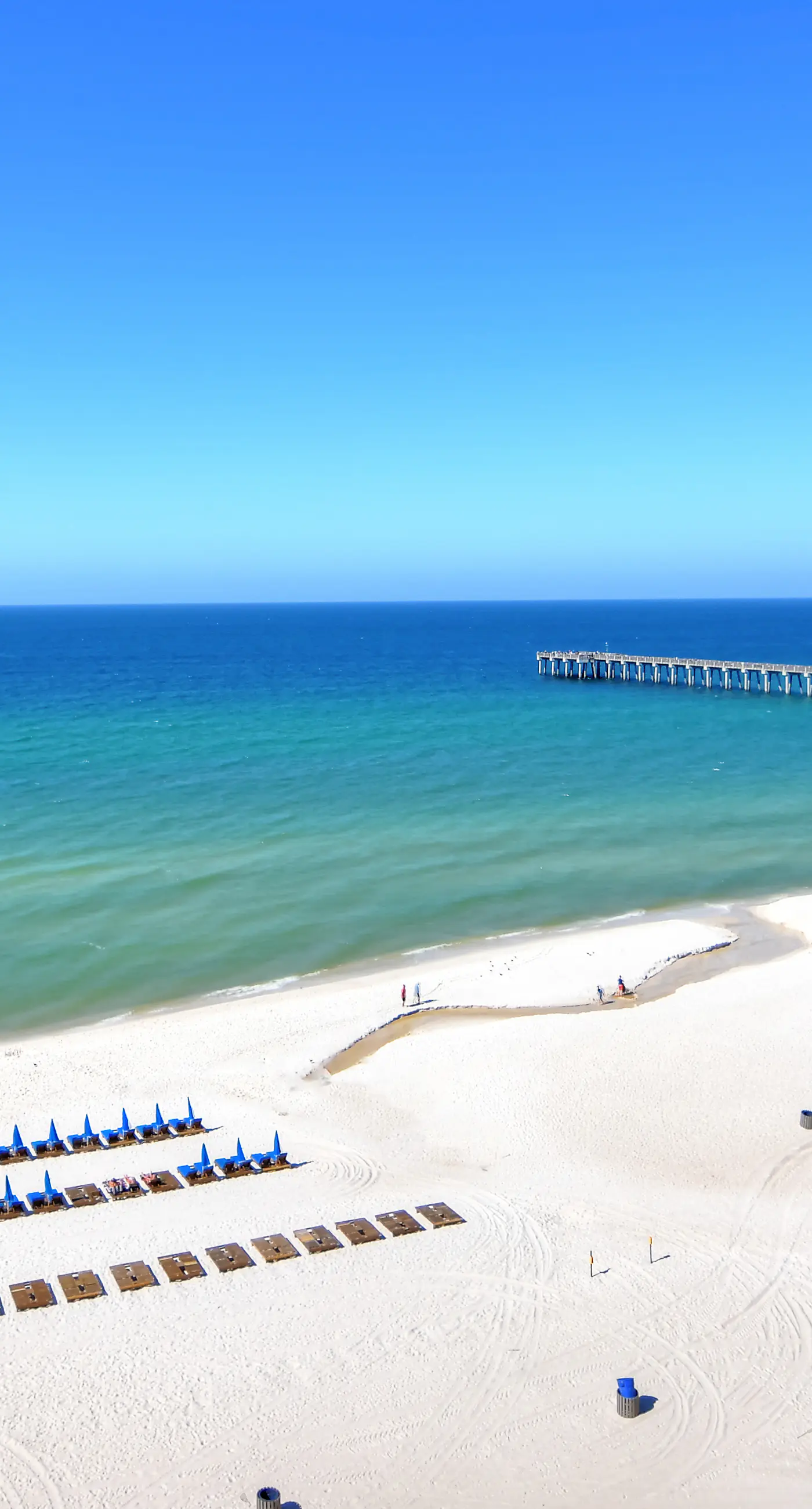 Spacious, waterfront condo with furnished balcony, pools & fitness room
