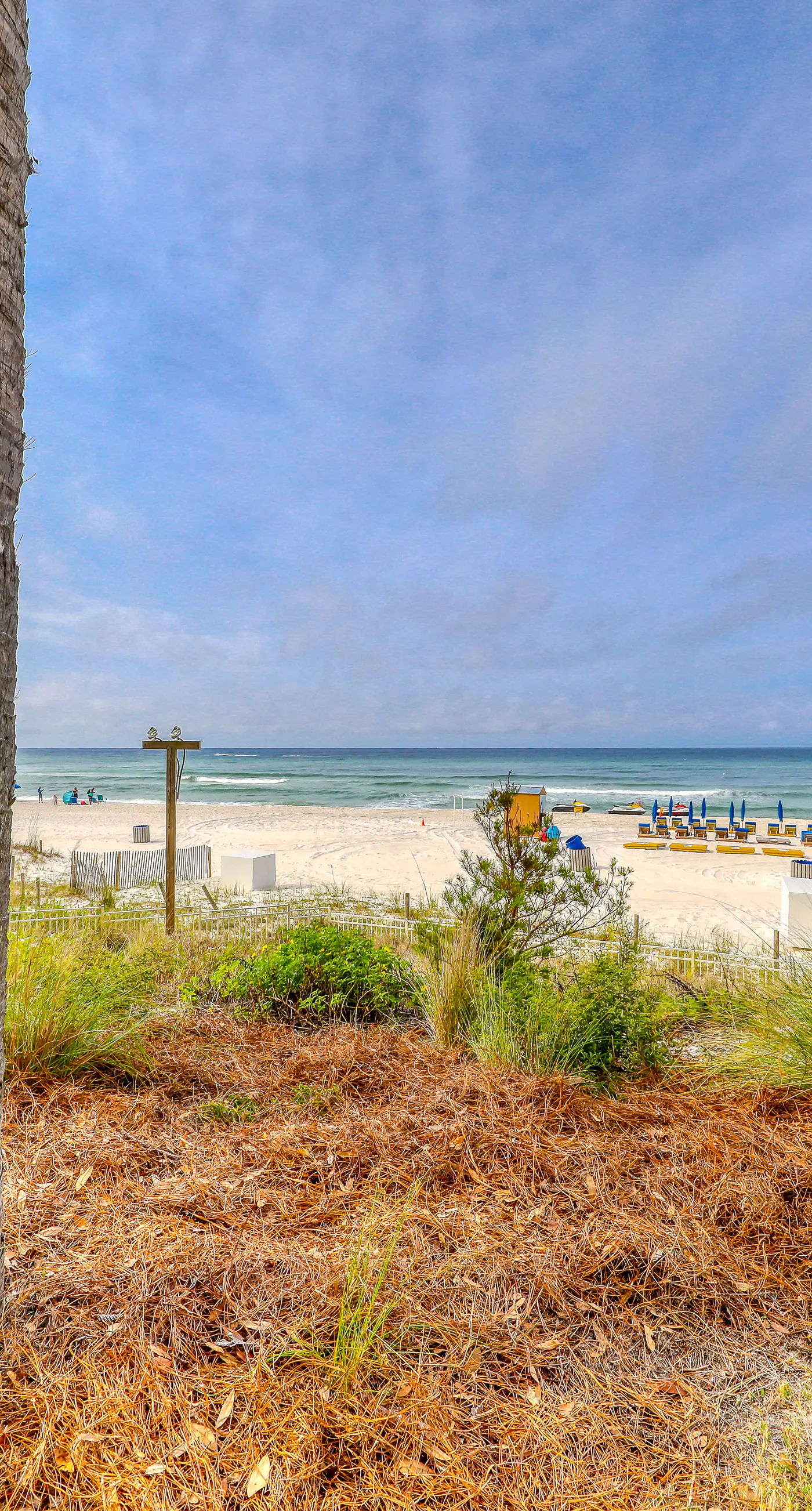 Spacious, waterfront condo with furnished balcony, pools & fitness room