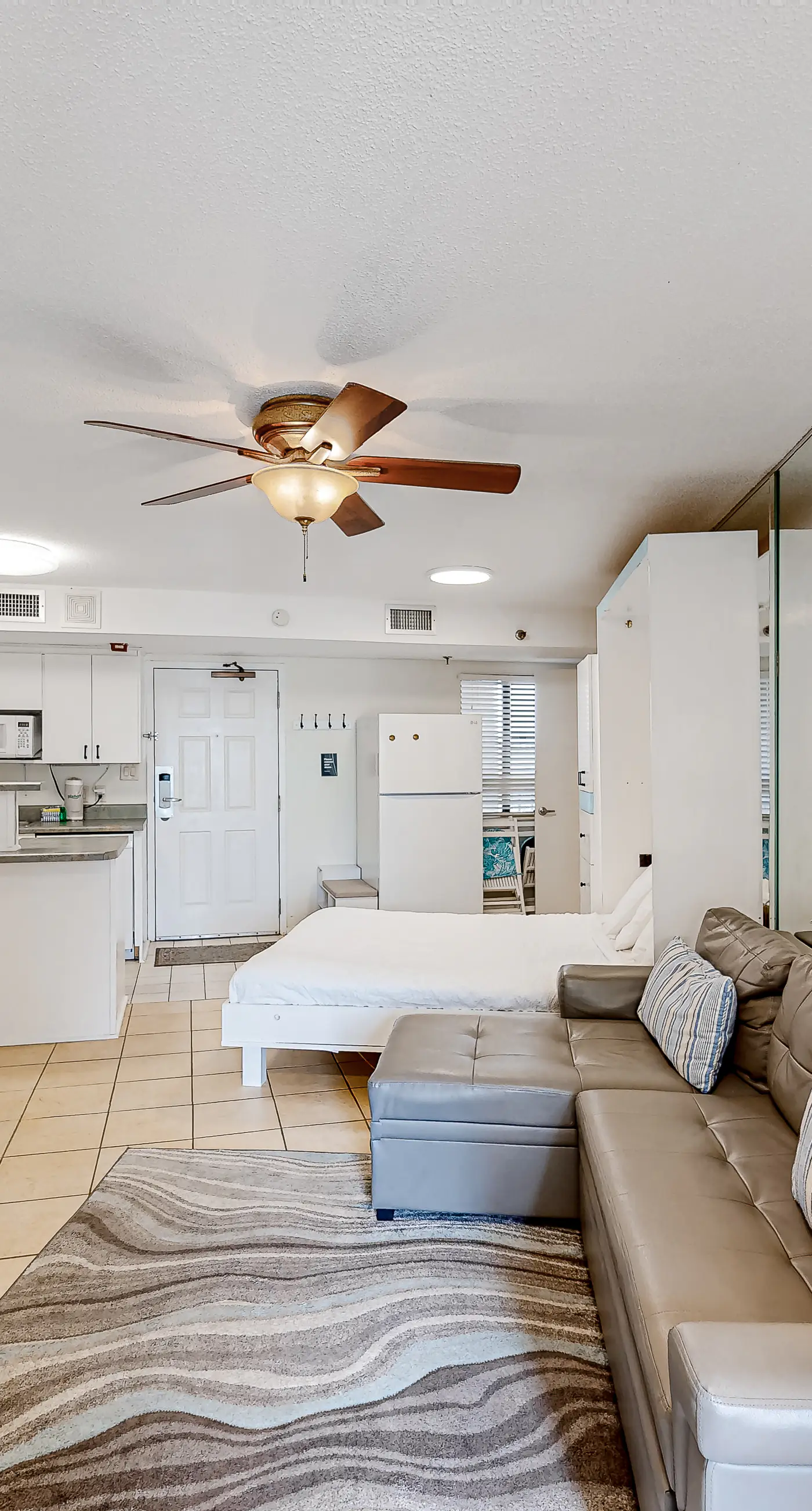Second Floor Oceanfront Studio with Shared Pool, Ocean View, WiFi, & Central AC