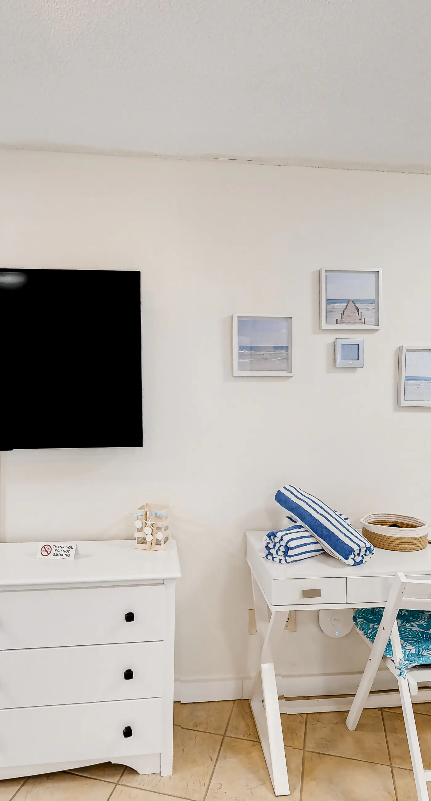 Second Floor Oceanfront Studio with Shared Pool, Ocean View, WiFi, & Central AC