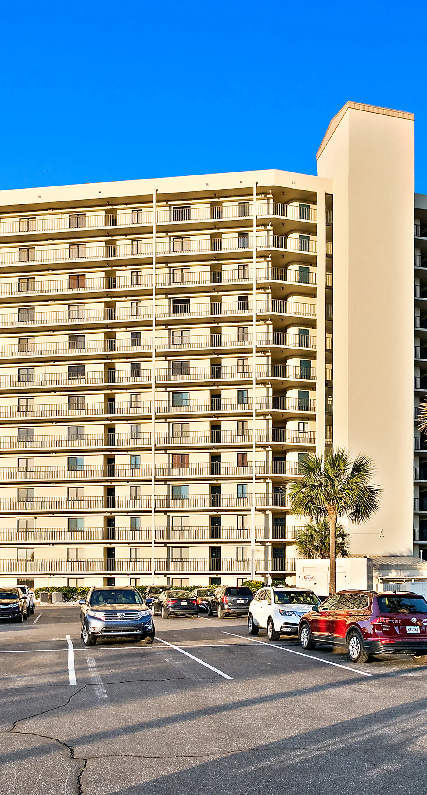 Second Floor Oceanfront Studio with Shared Pool, Ocean View, WiFi, & Central AC