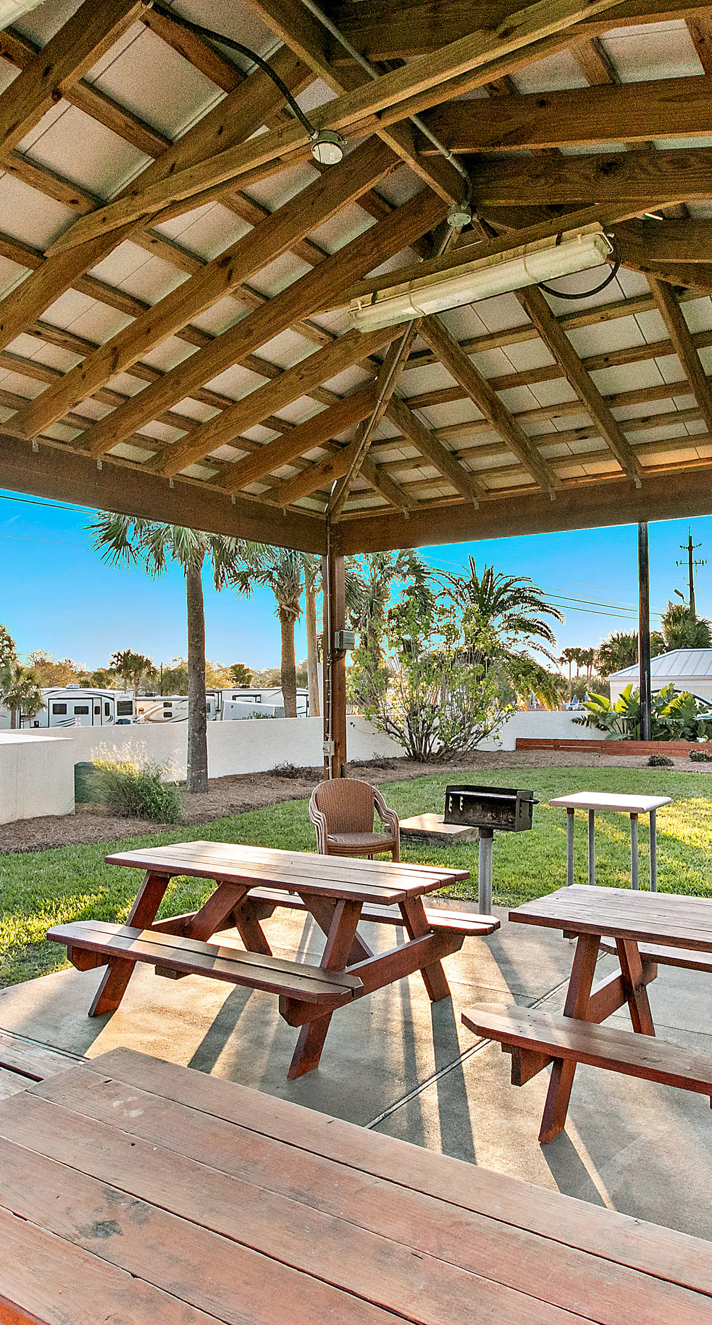 Second Floor Oceanfront Studio with Shared Pool, Ocean View, WiFi, & Central AC