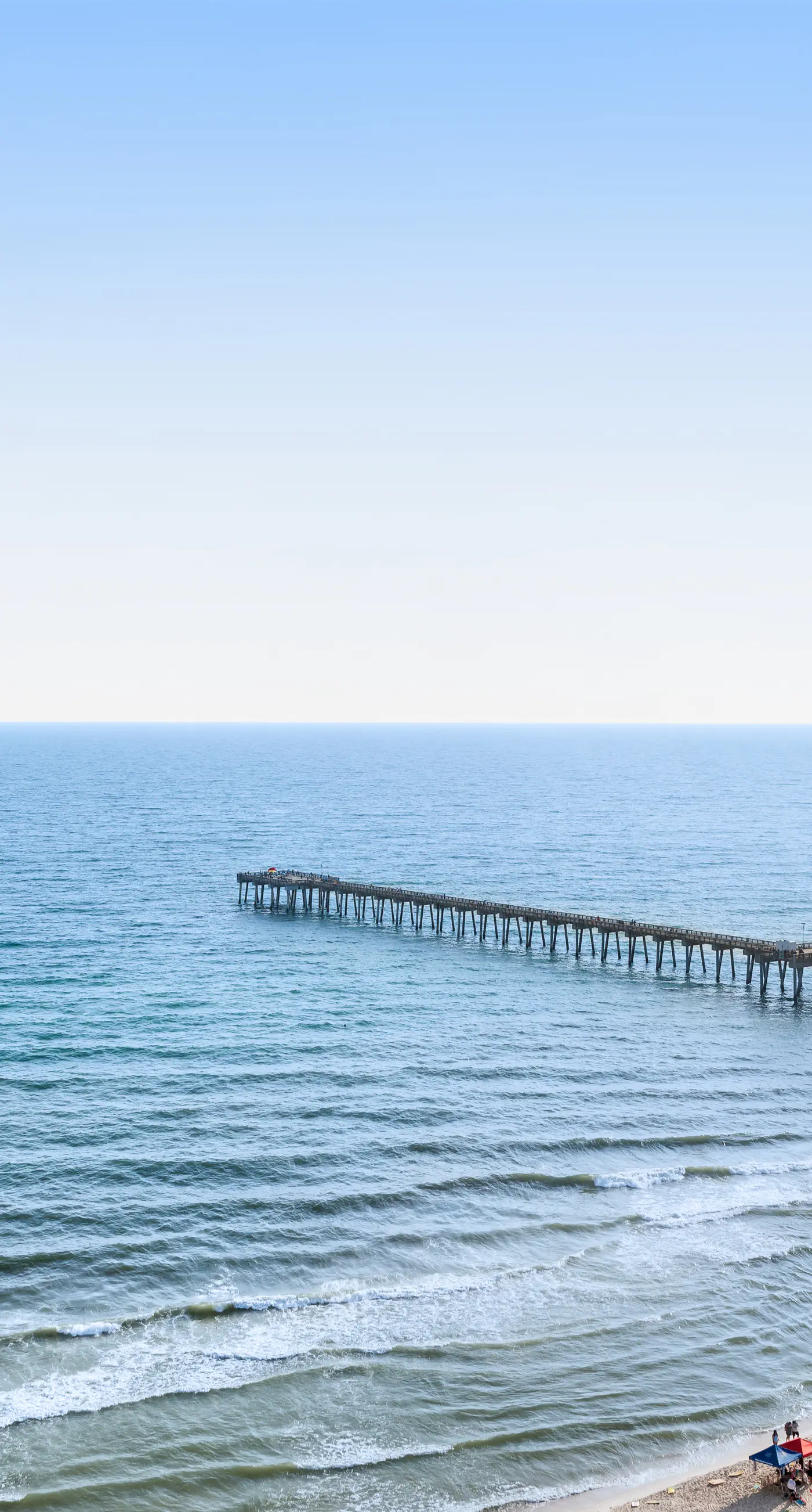Charming Gulf-front condo with pools, gym & beach access - near restaurants